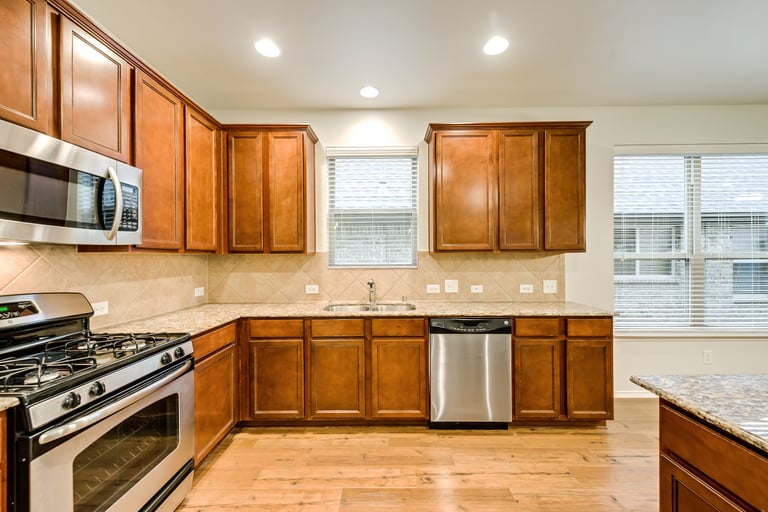 Photo 10 of 30 - 594 Miramar Dr, Rockwall, TX 75087