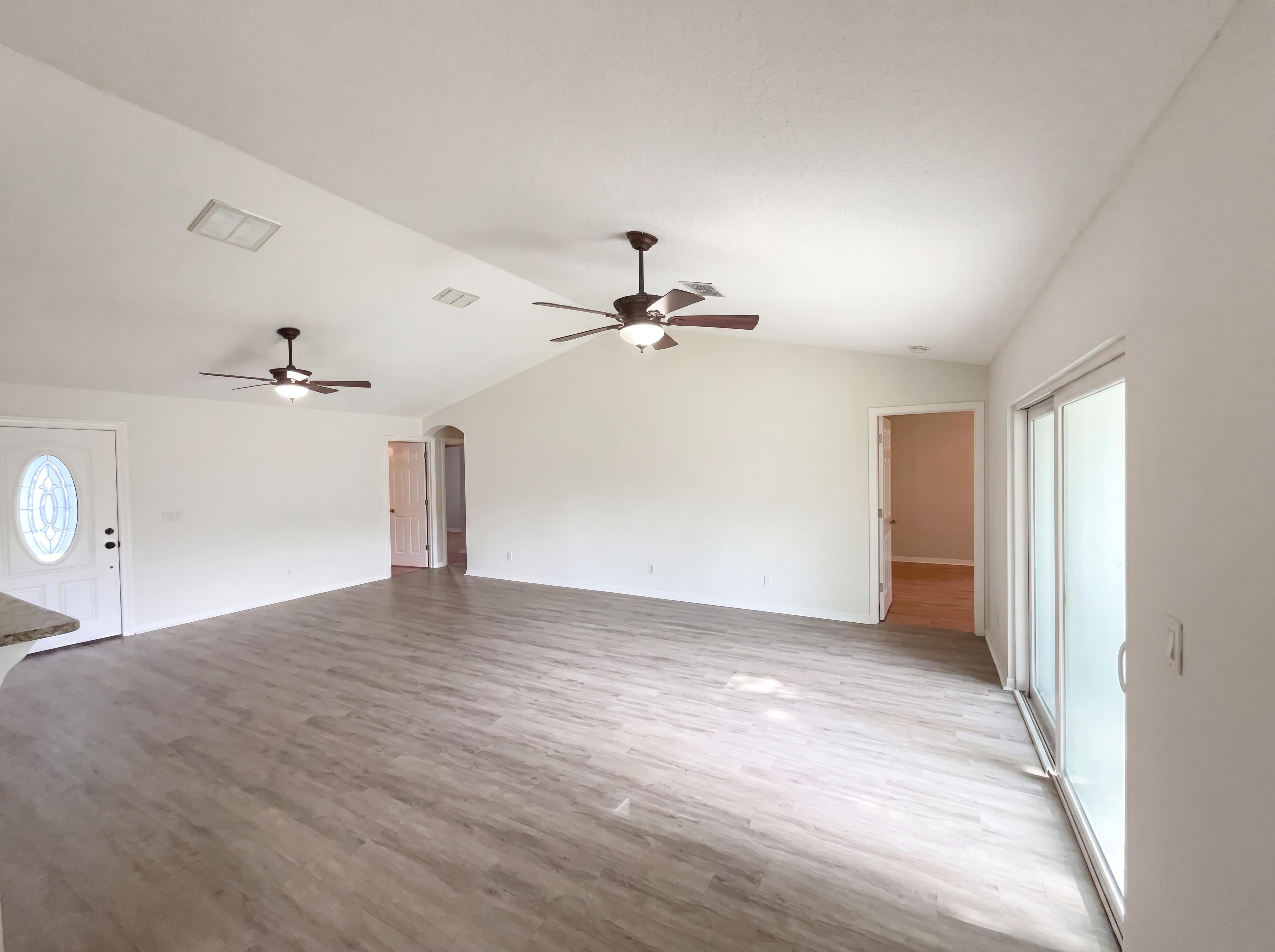 Photo 8 of 25 of 1801 Missouri Ave, Saint Cloud, FL