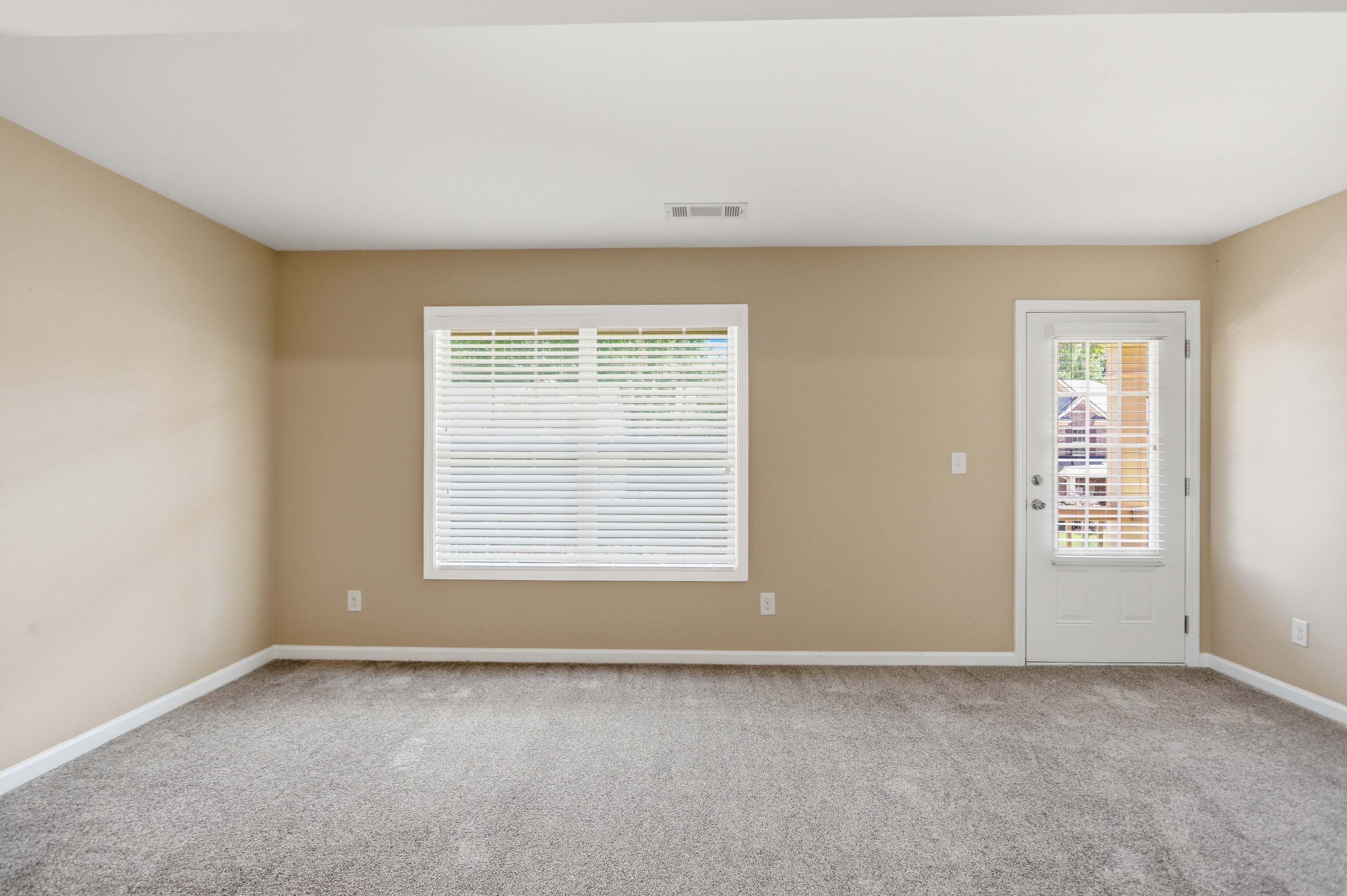 Photo 18 of 44 of 206 Providence Walk Ct, Canton, GA