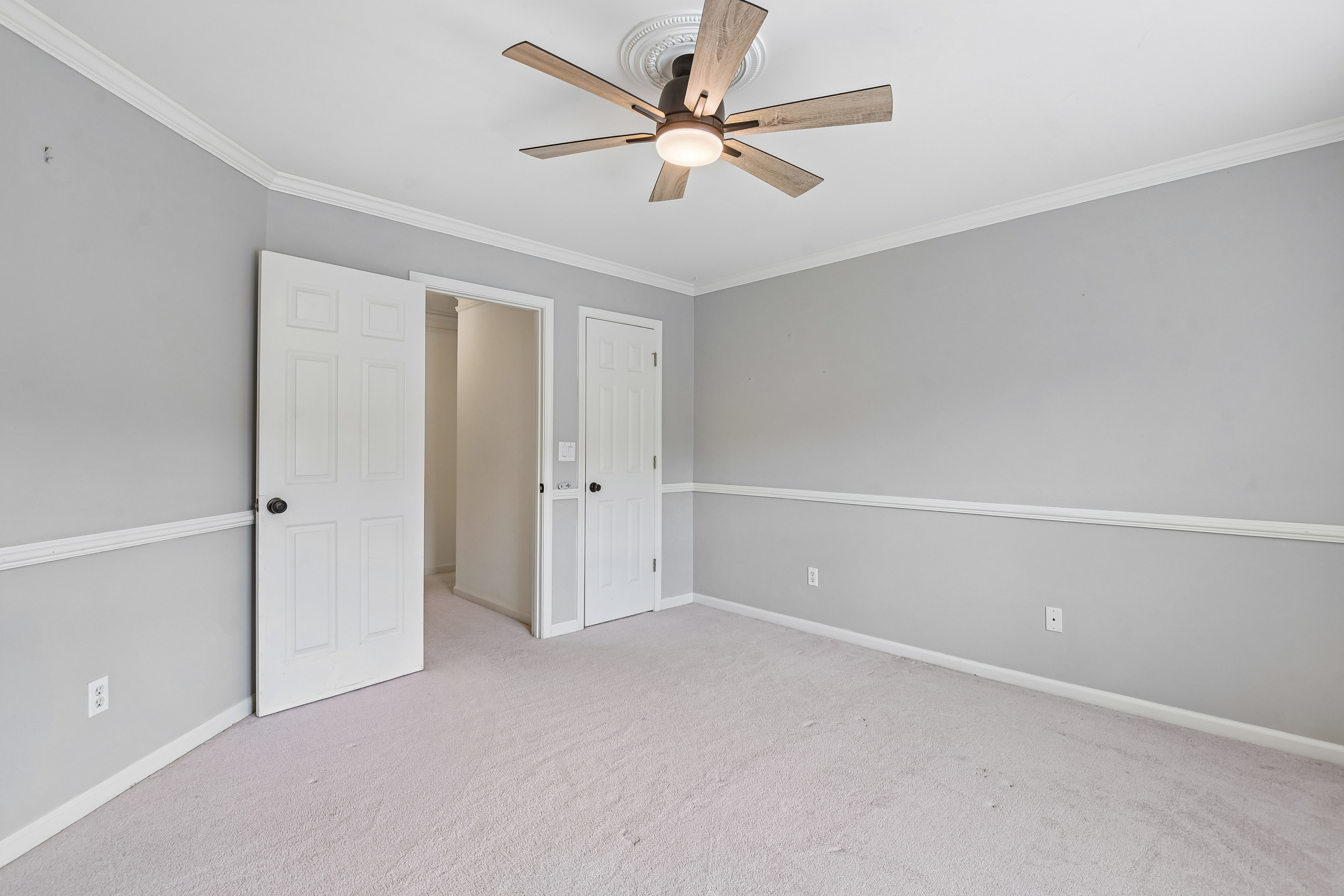 Photo 25 of 63 of 905 Yosemite Dr, Suwanee, GA