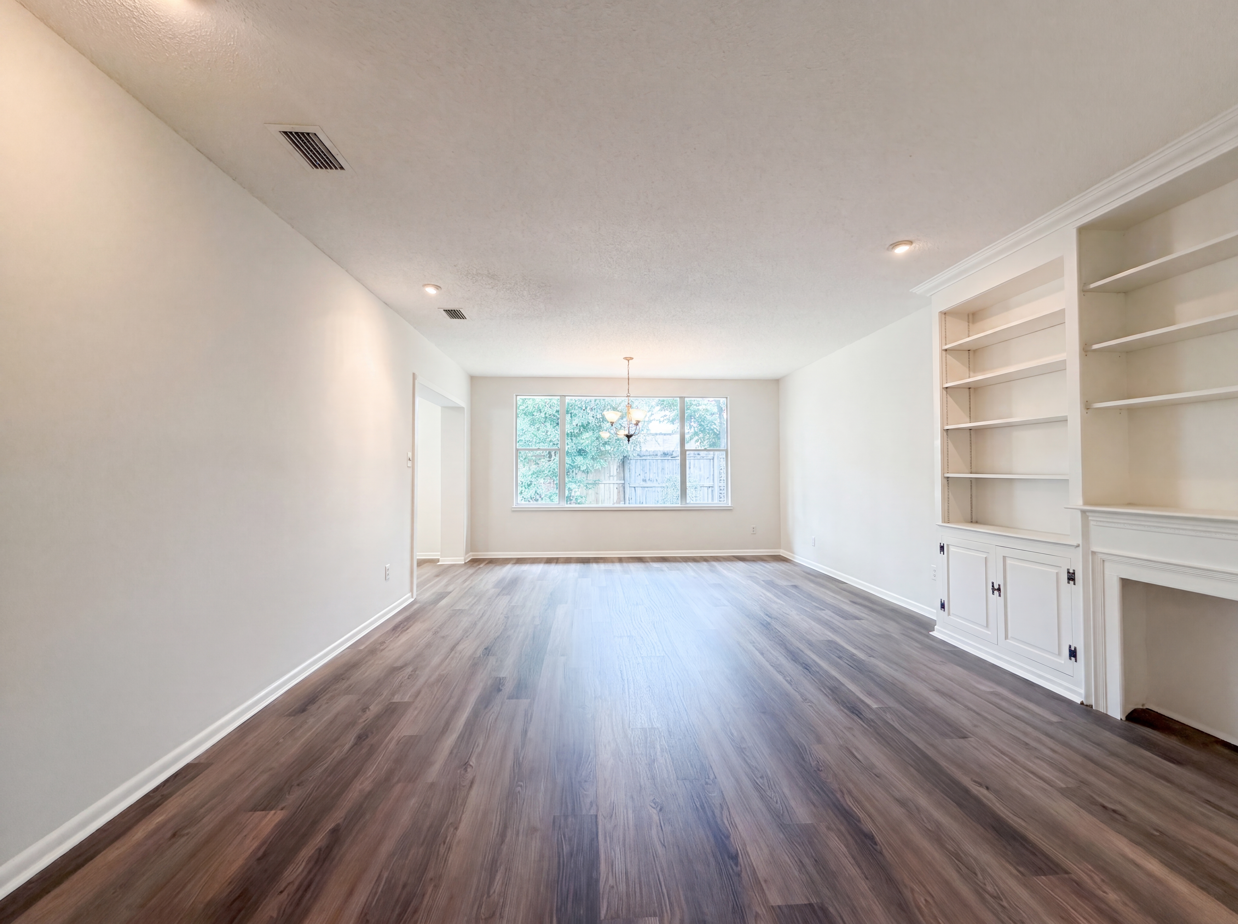 Photo 9 of 29 of 4412 Travelers Rd, Jacksonville, FL