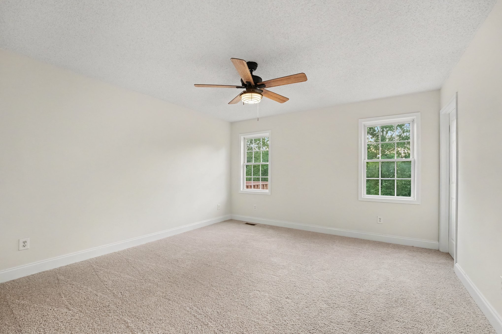 Photo 4 of 17 of 4750 Dalena Dr, Claremont, NC