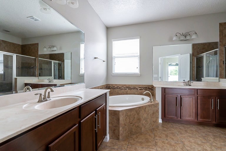 Photo 6 of 31 - 2349 Beacon Landing Cir, Orlando, FL 32824
