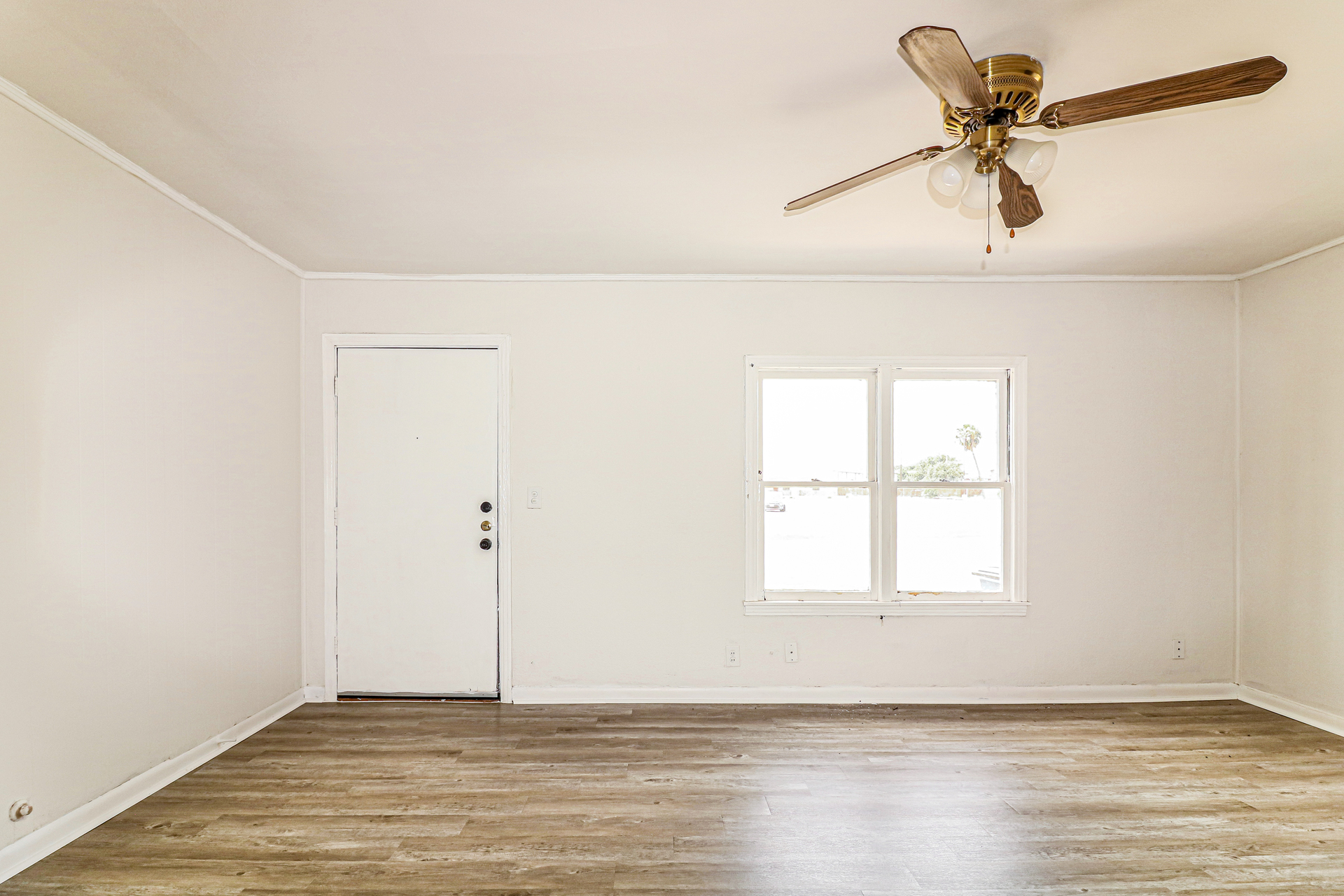Photo 19 of 21 of 716 8th St, Portland, TX