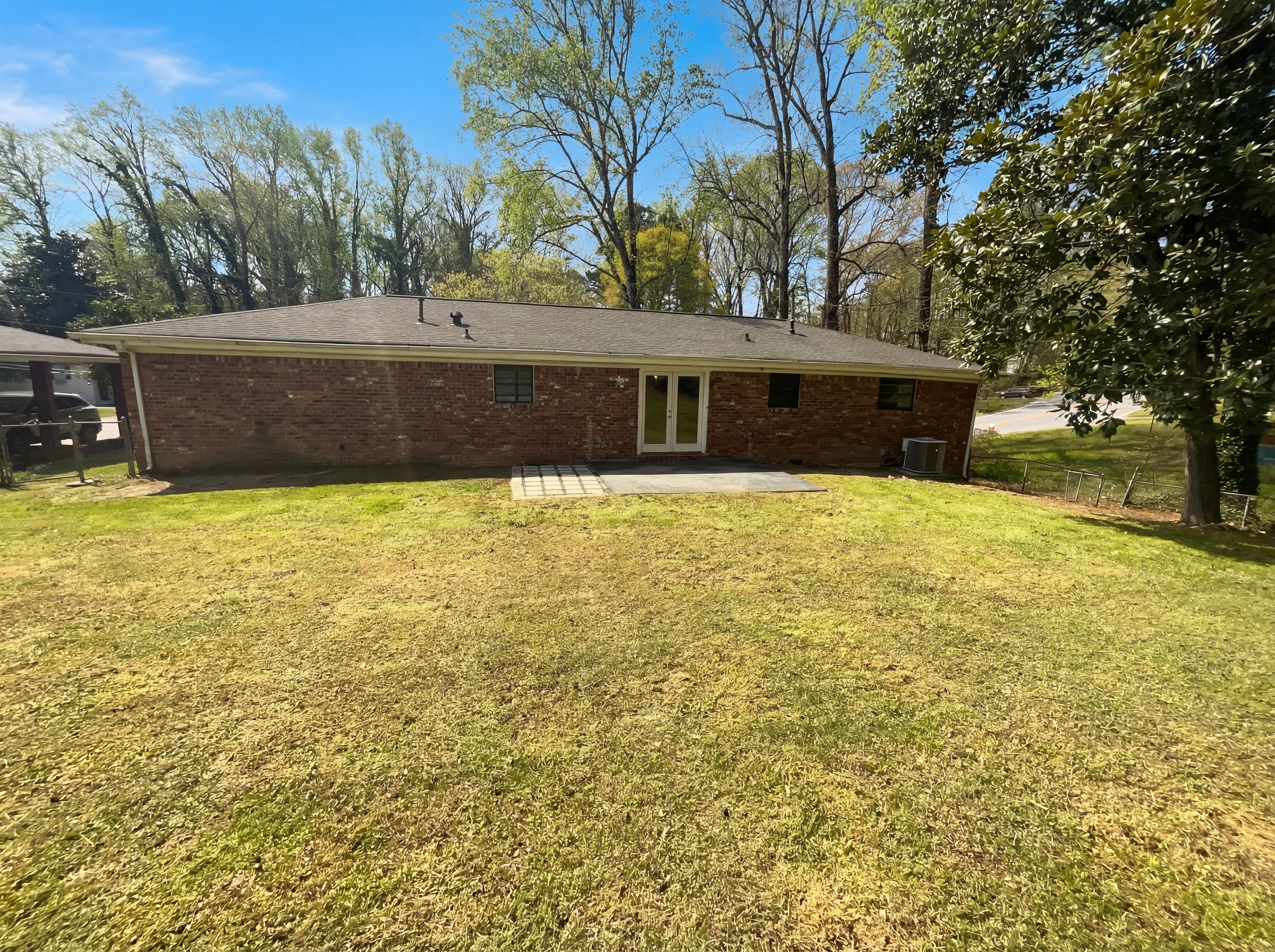 Photo 5 of 19 of 2855 Jerome Rd, Atlanta, GA