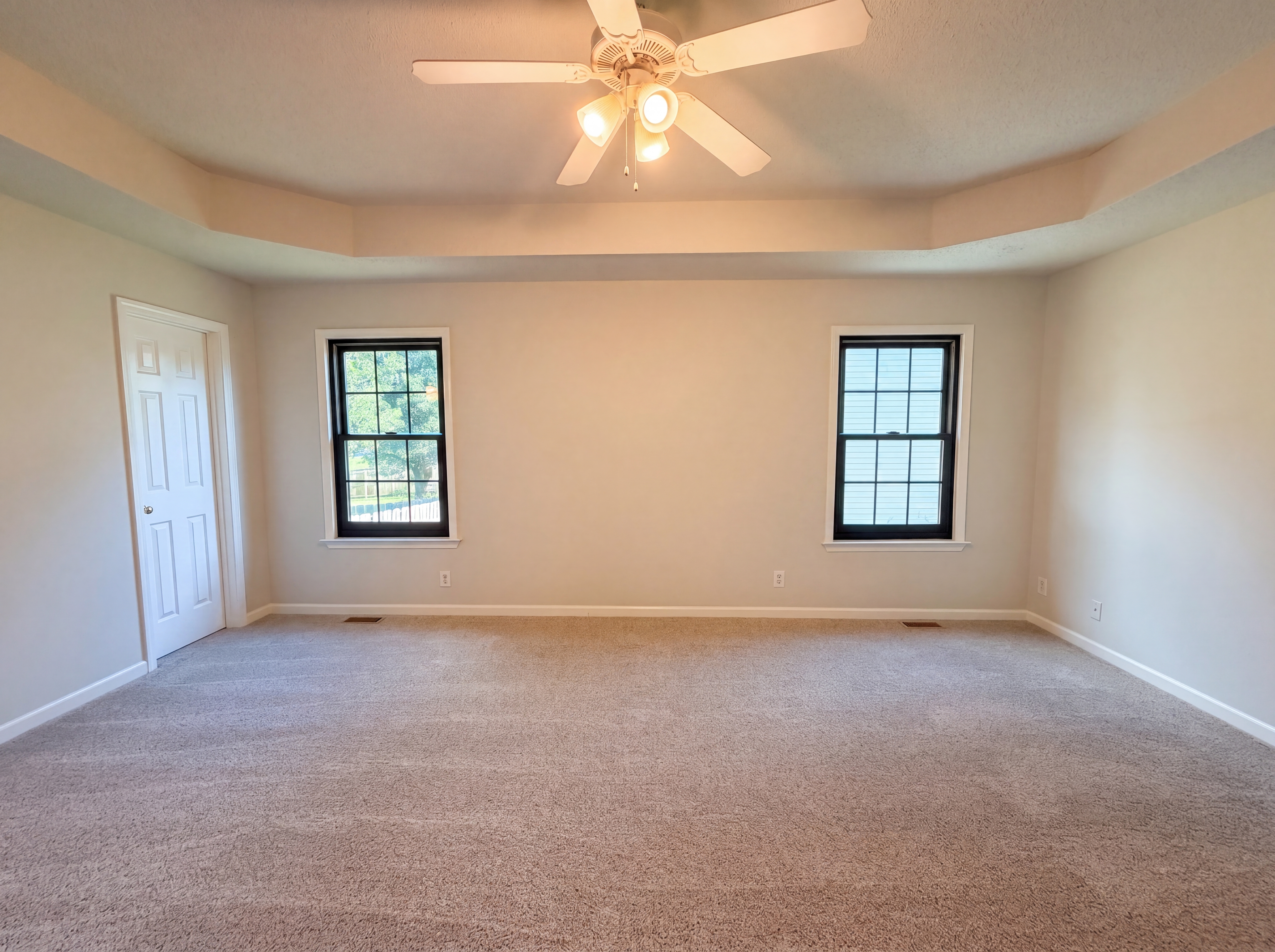 Photo 9 of 24 of 1688 Cedar Springs Cir, Clarksville, TN