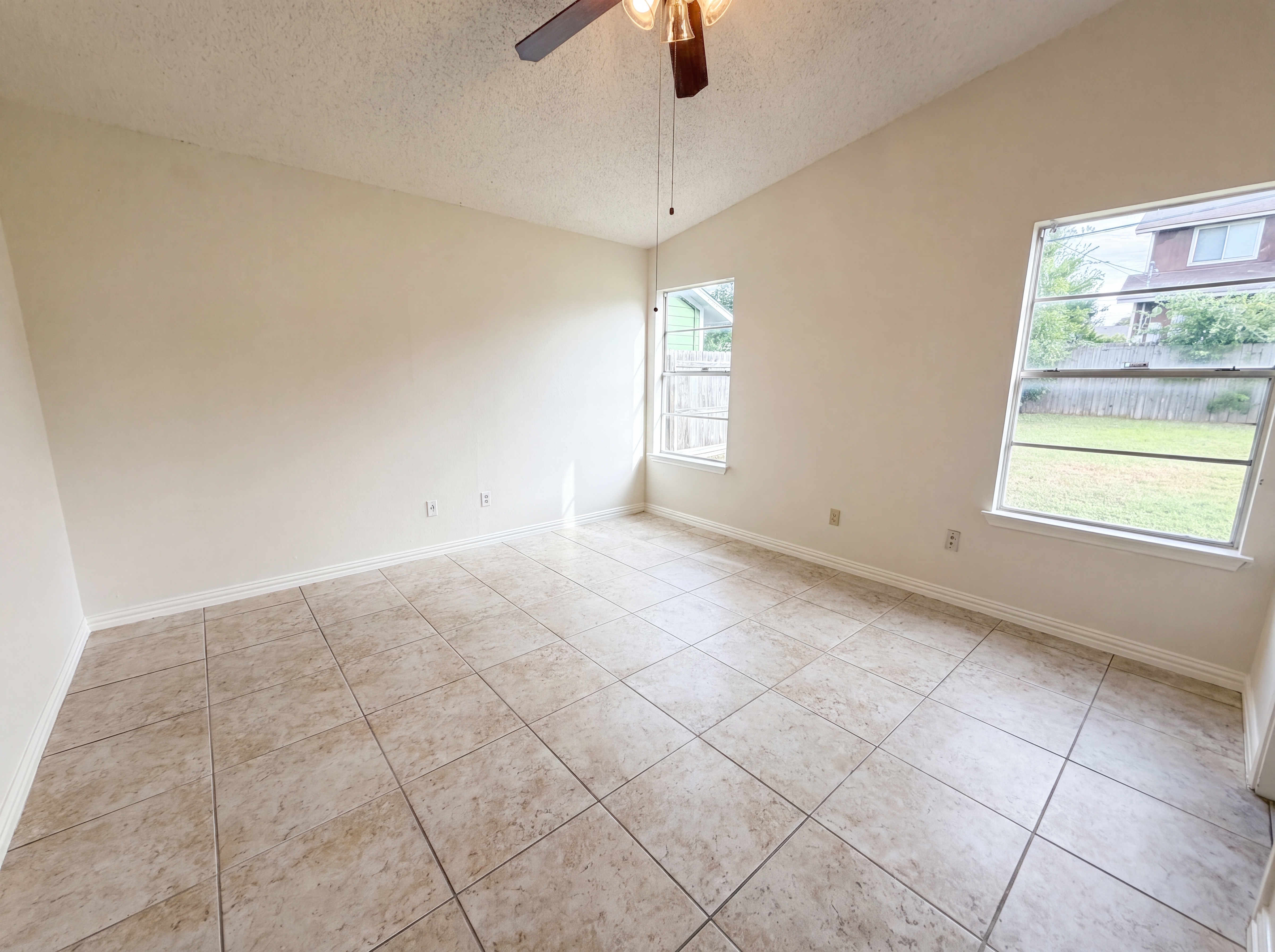 Photo 8 of 18 of 1301 Pitcairn Dr, Pflugerville, TX