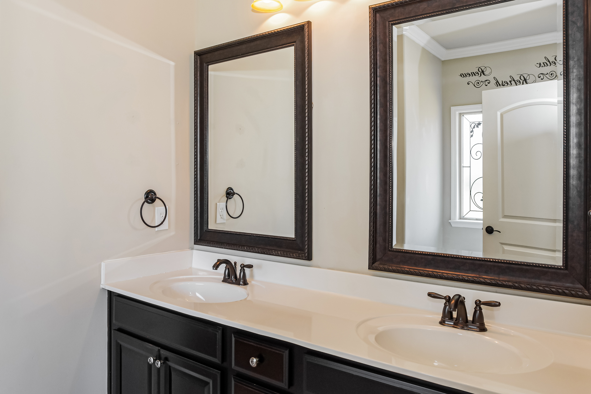 Photo 14 of 21 of 402 Mossyleaf Dr SW, Huntsville, AL