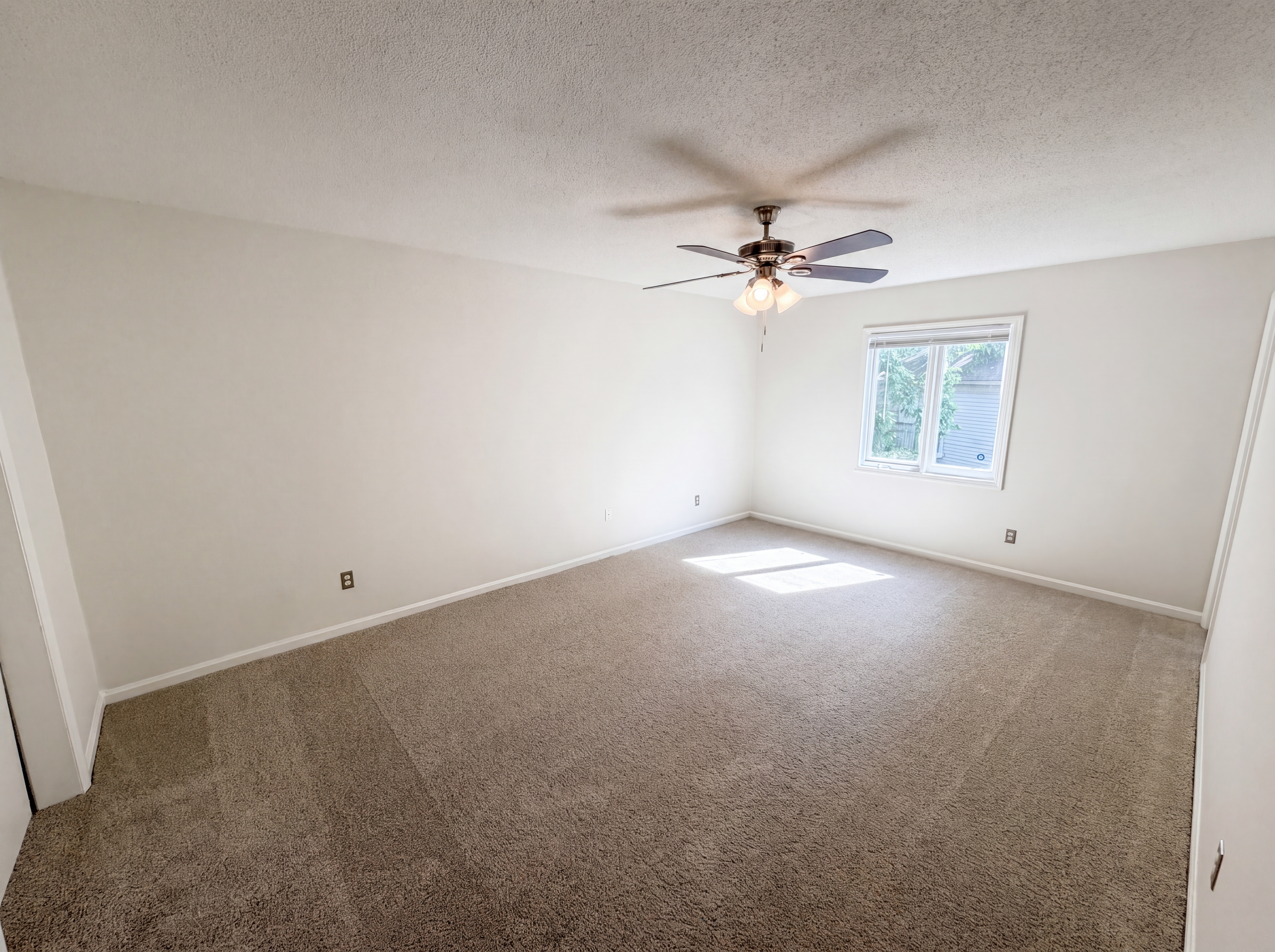 Photo 14 of 20 of 2020 Stoney Point Ln, Charlotte, NC