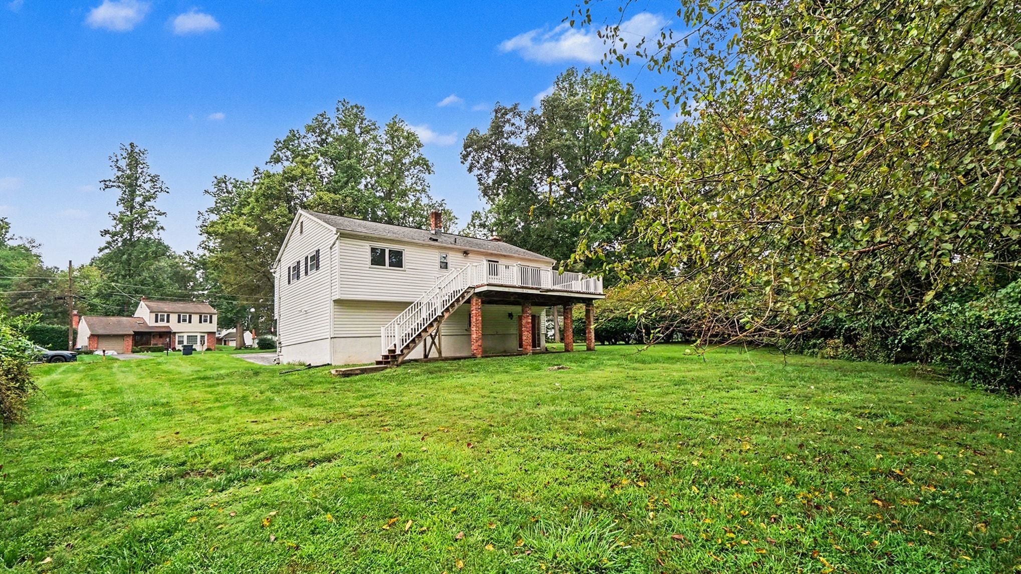 Photo 2 of 28 of 314 Colonial Dr, Exton, PA