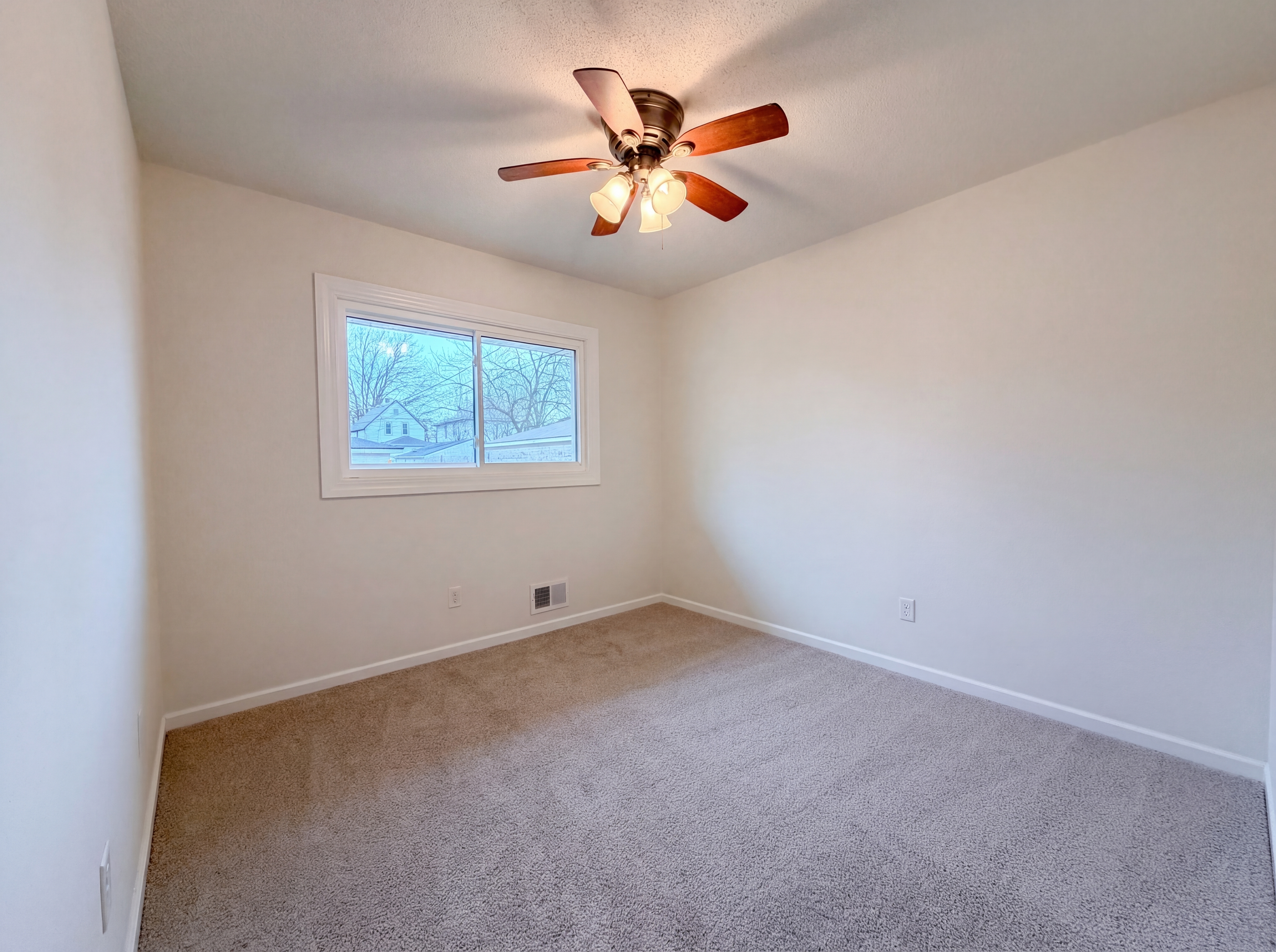 Photo 8 of 22 of 932 Jefferson Ave, St. Paul, MN