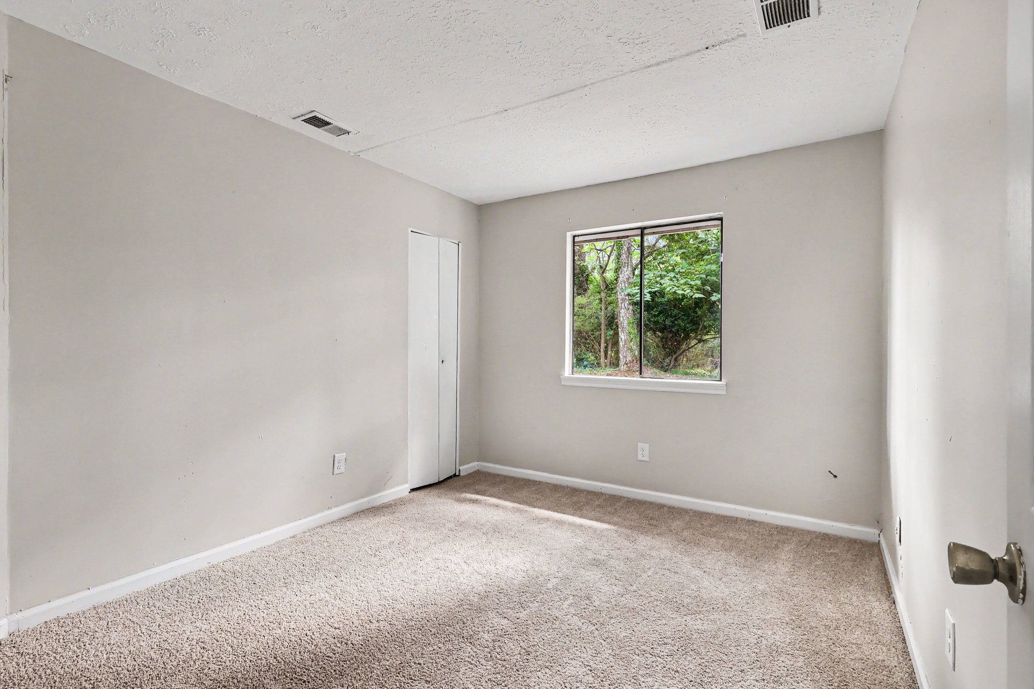 Photo 10 of 29 of 71 Bethesda Church Rd, Lawrenceville, GA