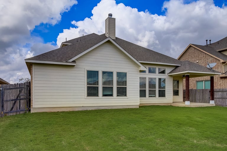 Photo 14 of 37 - 20409 Great Egret Ln, Pflugerville, TX 78660