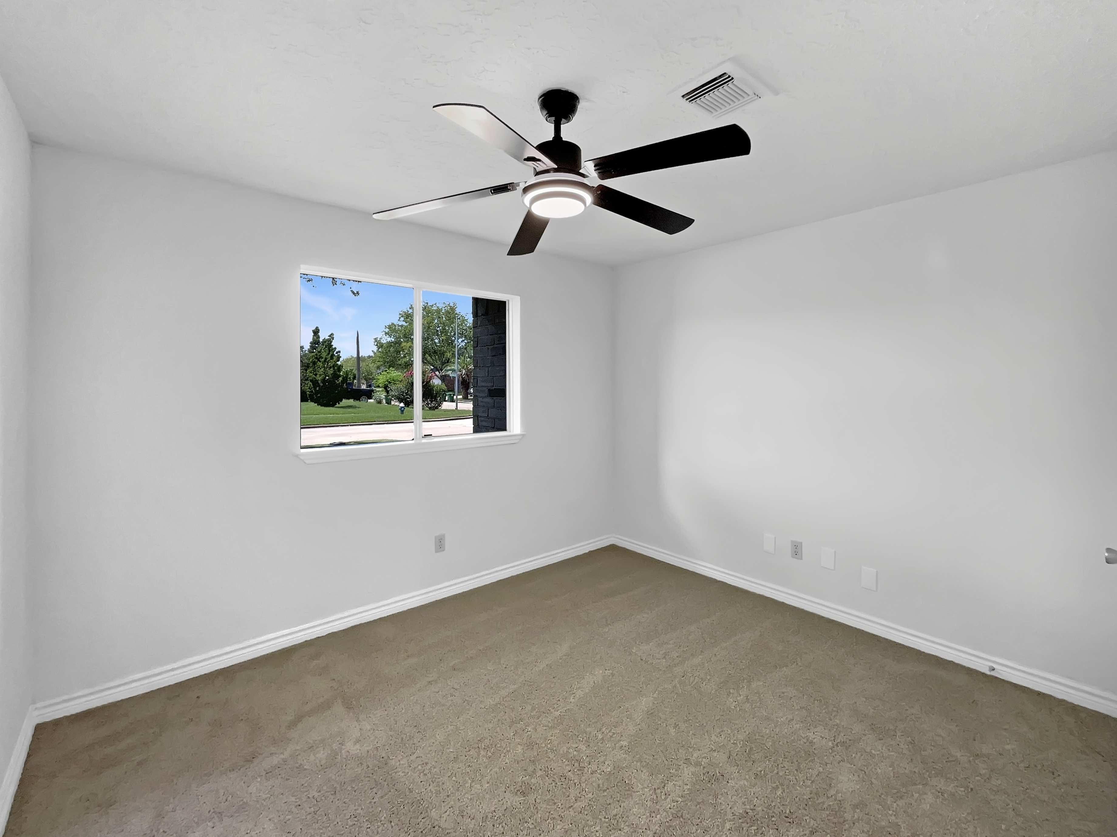 Photo 5 of 19 of 6214 Clayridge Dr, Houston, TX