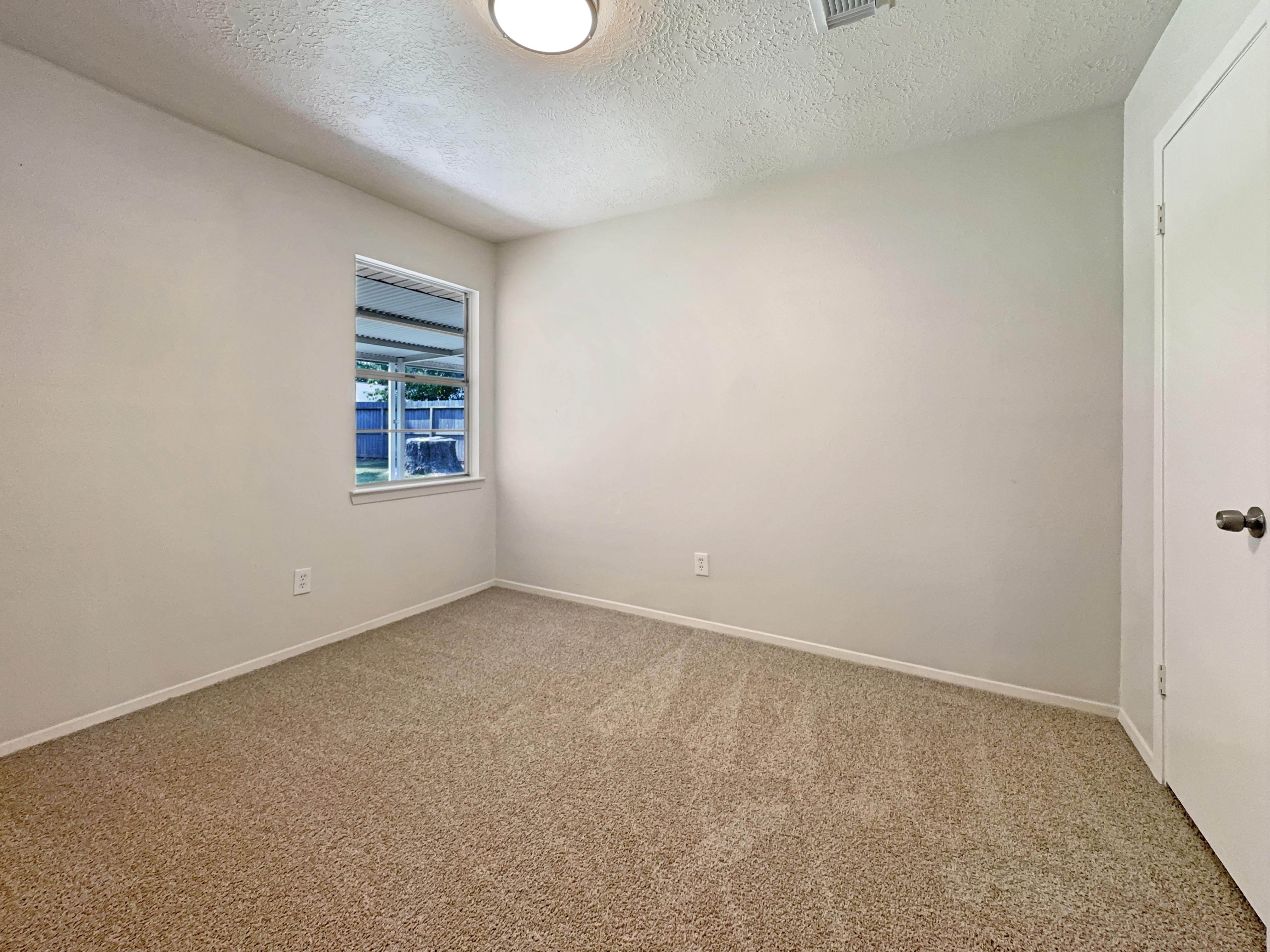 Photo 15 of 19 of 10110 Willmont Rd, La Porte, TX