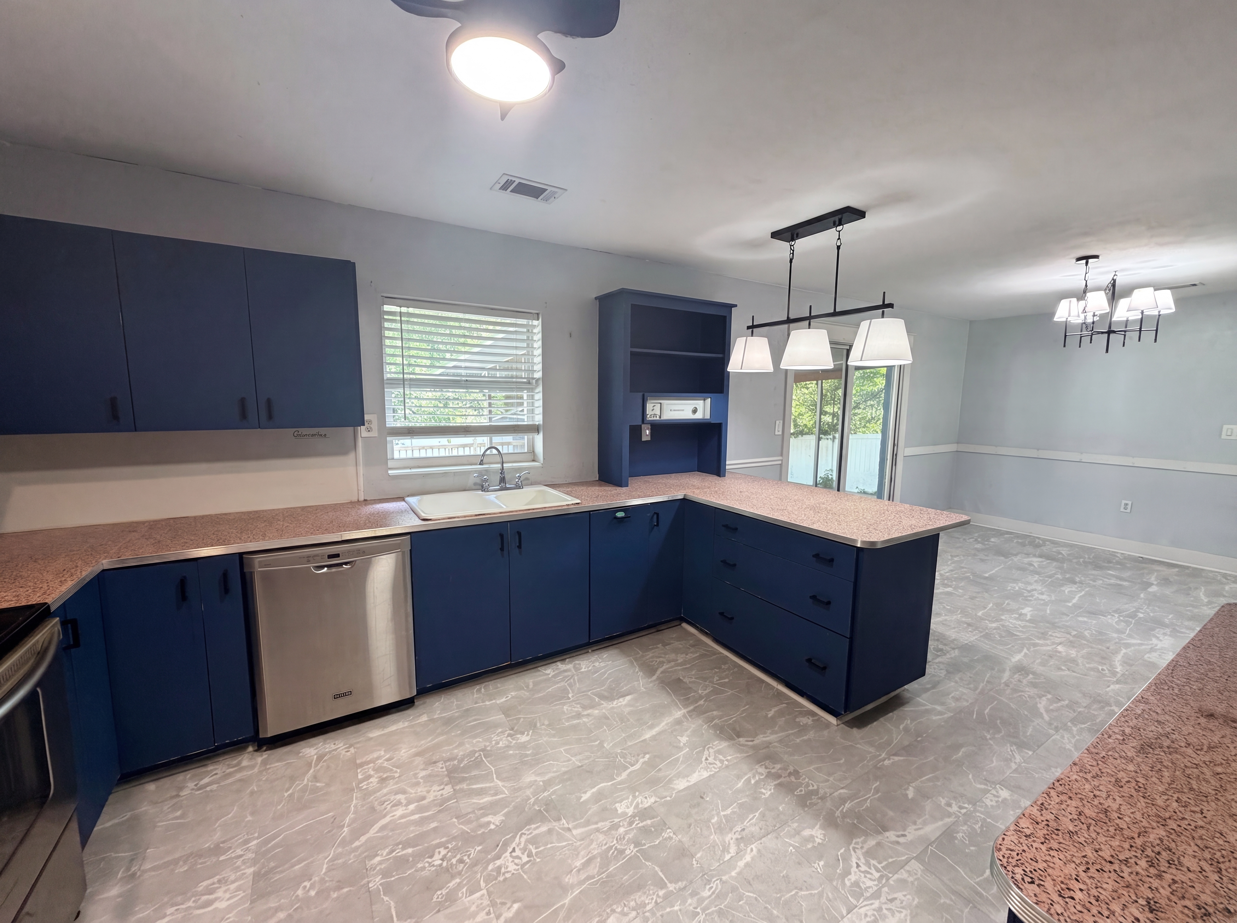 Photo 6 of 21 of 820 E Wisconsin Ave, Deland, FL