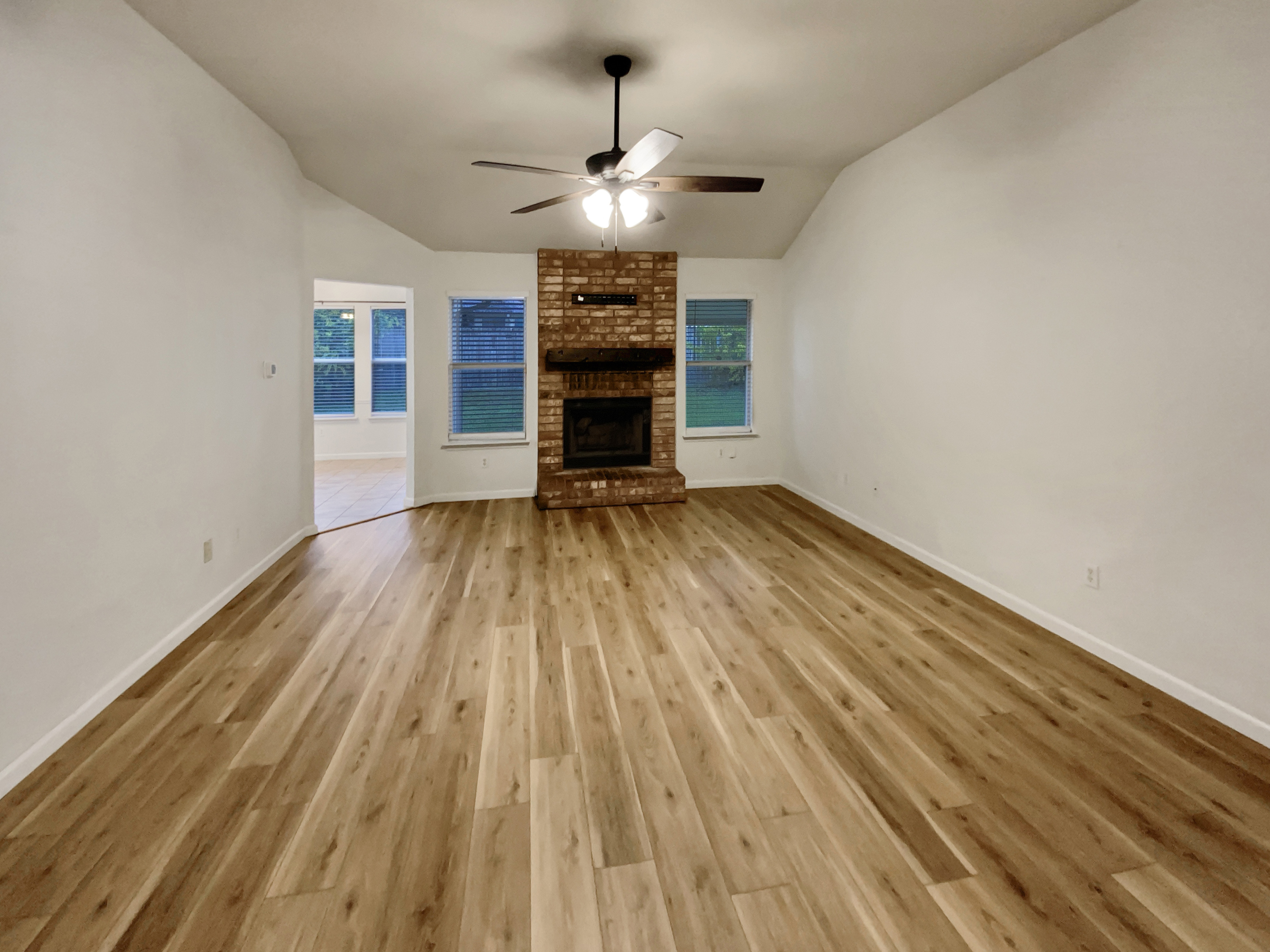 Photo 3 of 16 of 4710 Silver Leaf Ct, Temple, TX