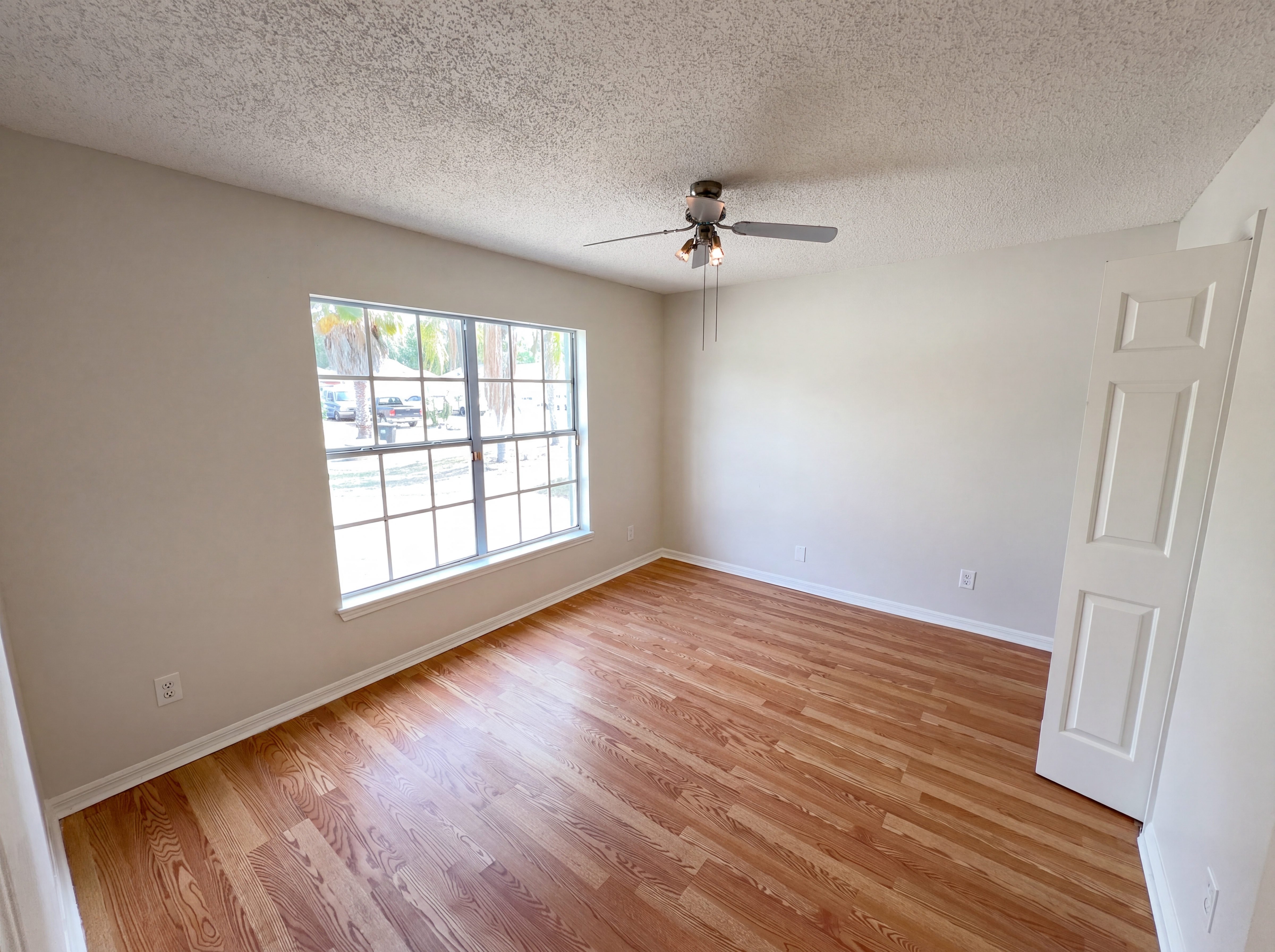 Photo 14 of 21 of 9814 Dean Cove Ln, Orlando, FL
