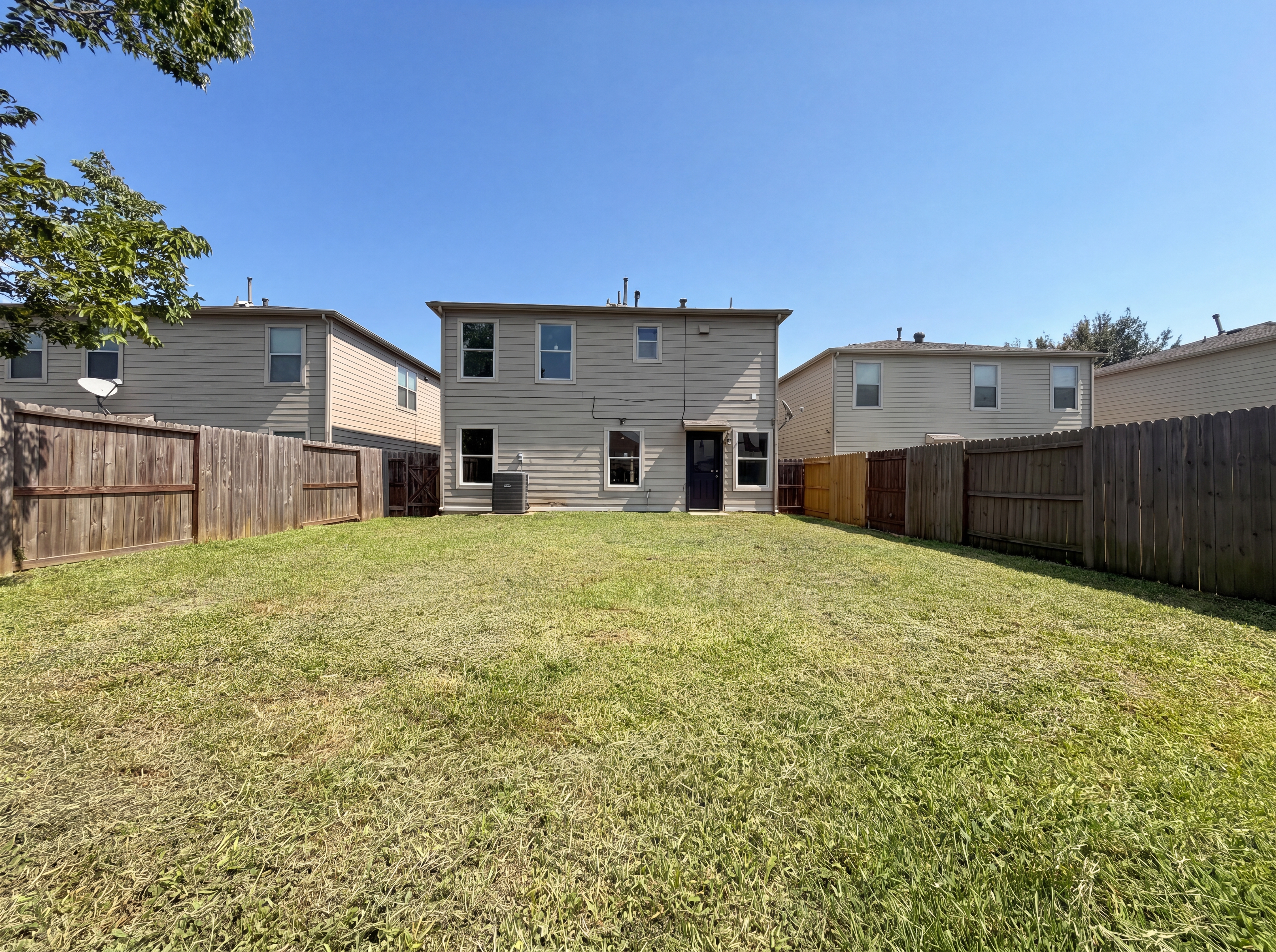 Photo 18 of 20 of 3338 Dartmouth Field Ln, Fresno, TX