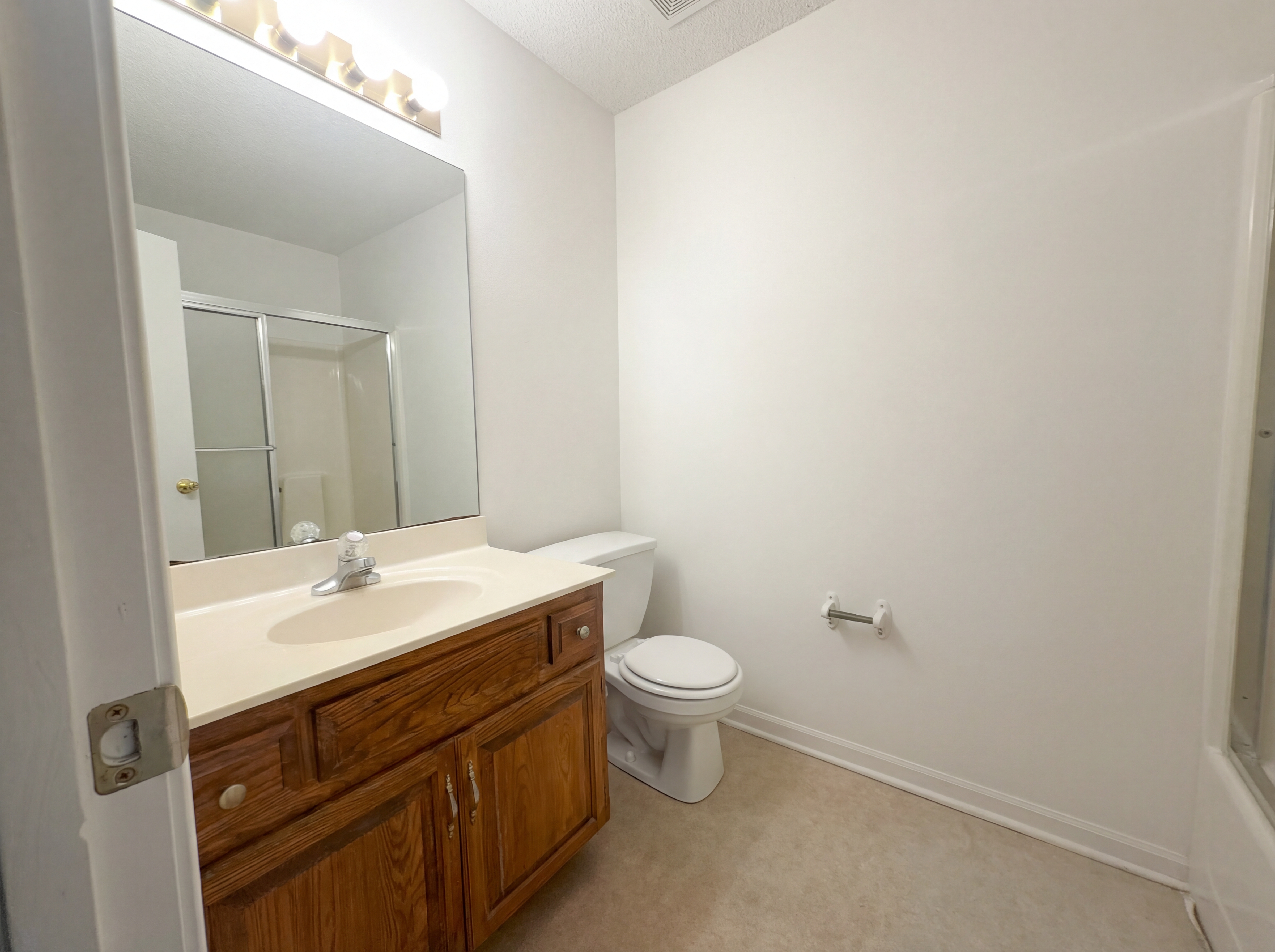 Photo 6 of 27 of 14110 Lora St, Smithville, MO