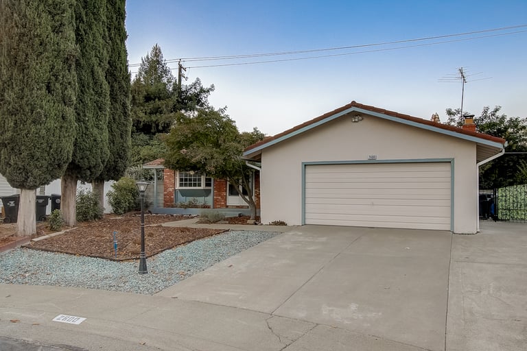 Photo 12 of 40 - 2600 Heidelberg Ct, Sacramento, CA 95826
