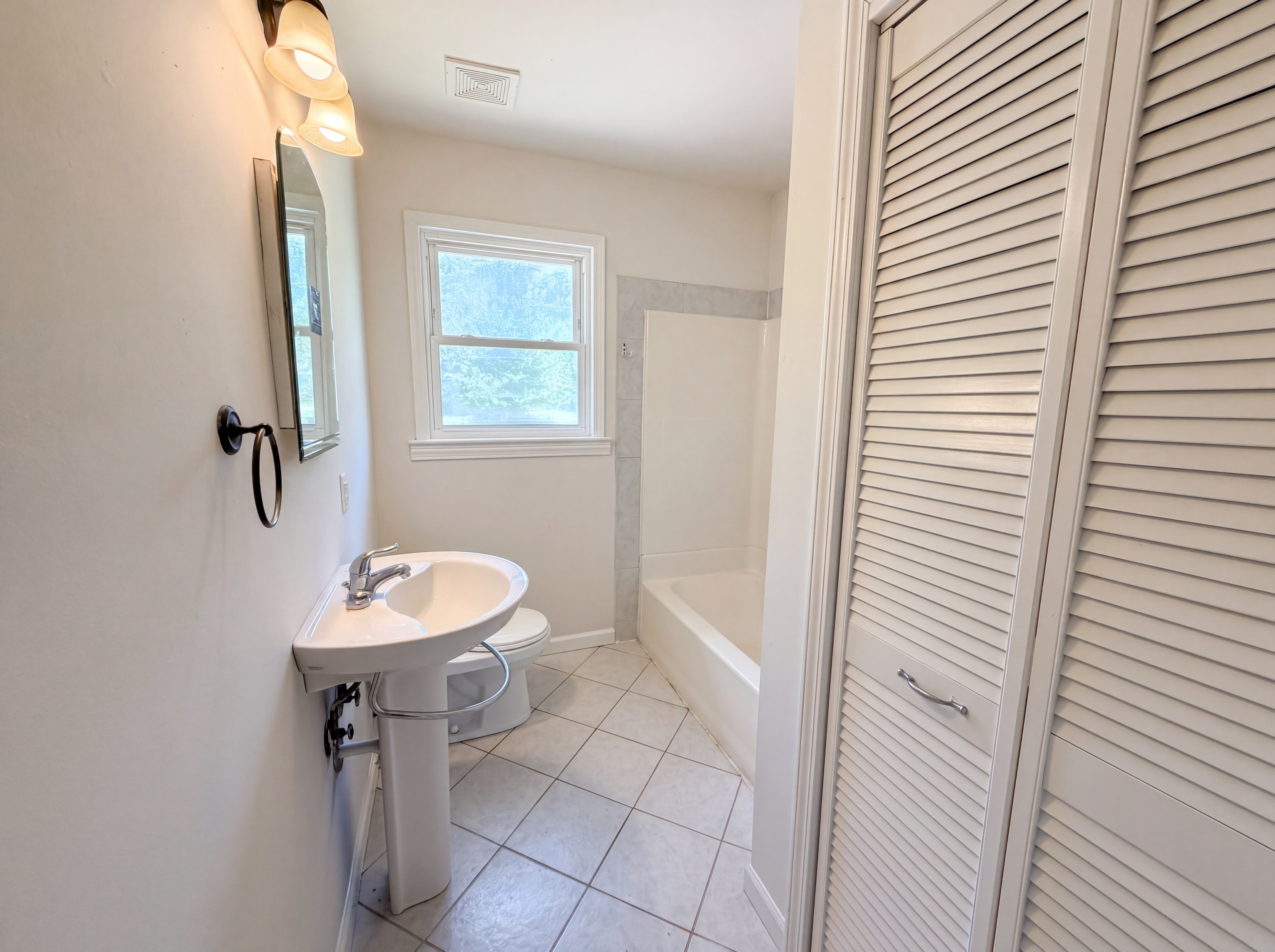 Photo 13 of 16 of 314 Langston Dr, Greenville, SC