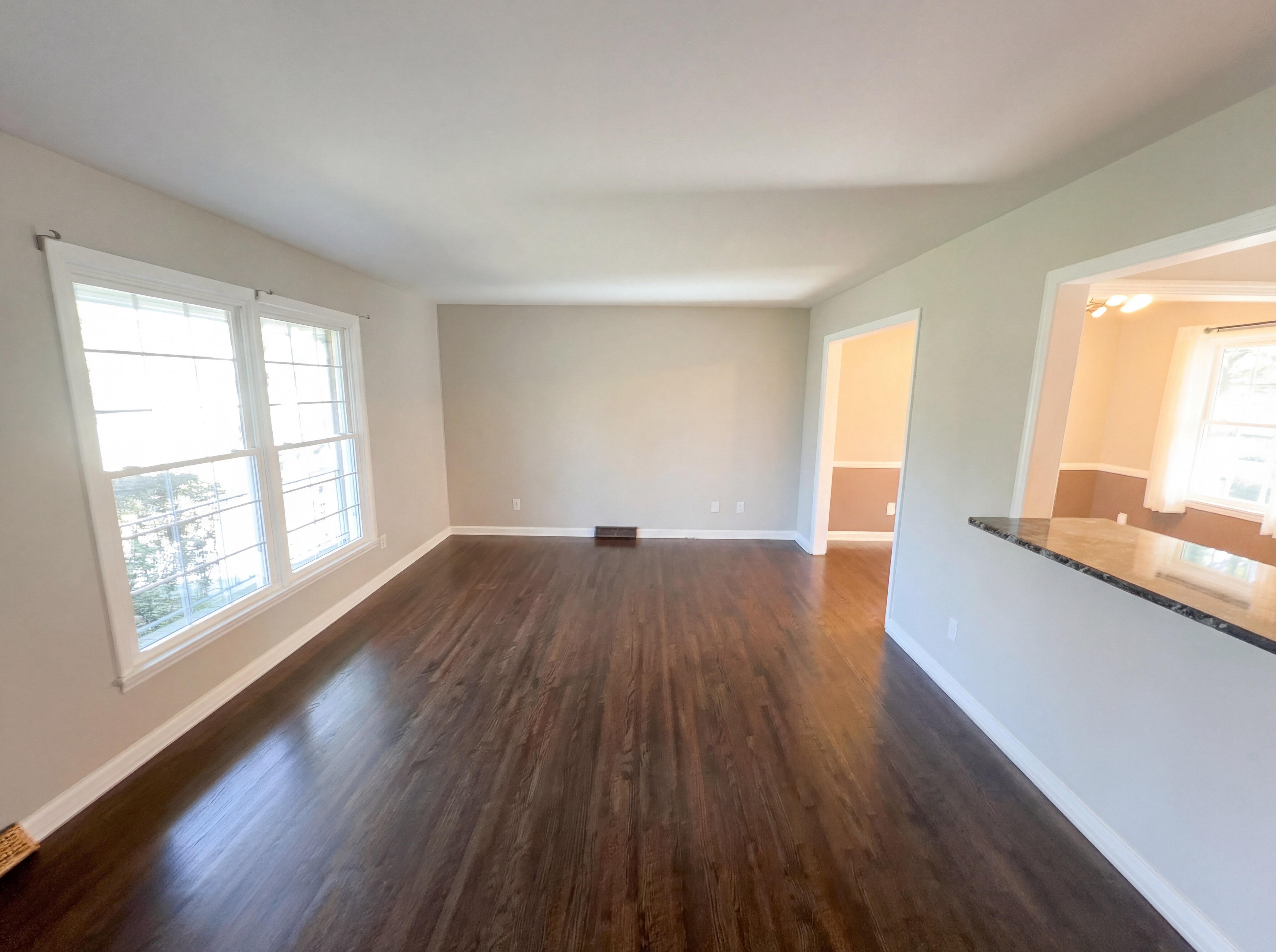 Photo 3 of 31 of 7700 Meadowdale Ln, Charlotte, NC