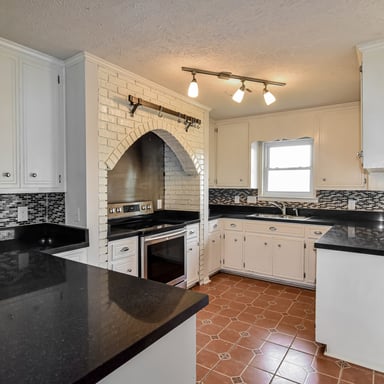 Property photo 2 of 7143 Knoll Loop