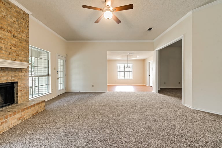 Photo 13 of 32 - 6805 Hadley Dr, North Richland Hills, TX 76182