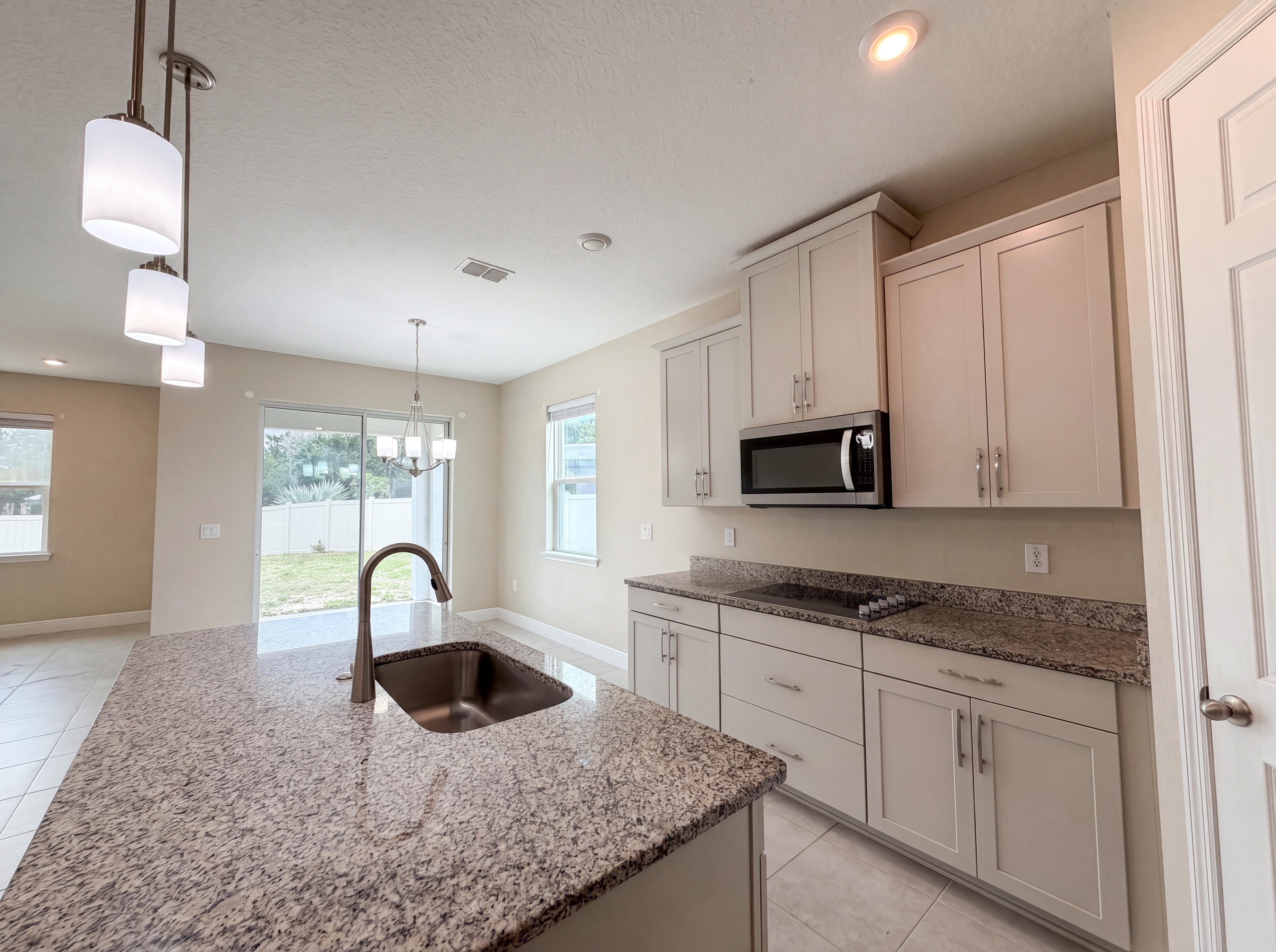 Photo 2 of 21 of 528 Bellissimo Pl, Howey In The Hills, FL