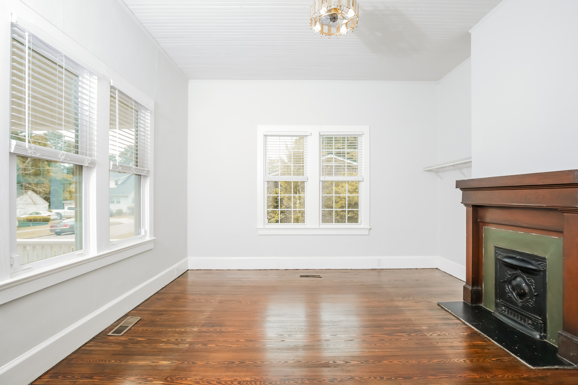 Photo 7 of 21 of 208 E Capitola Ave, Kinston, NC