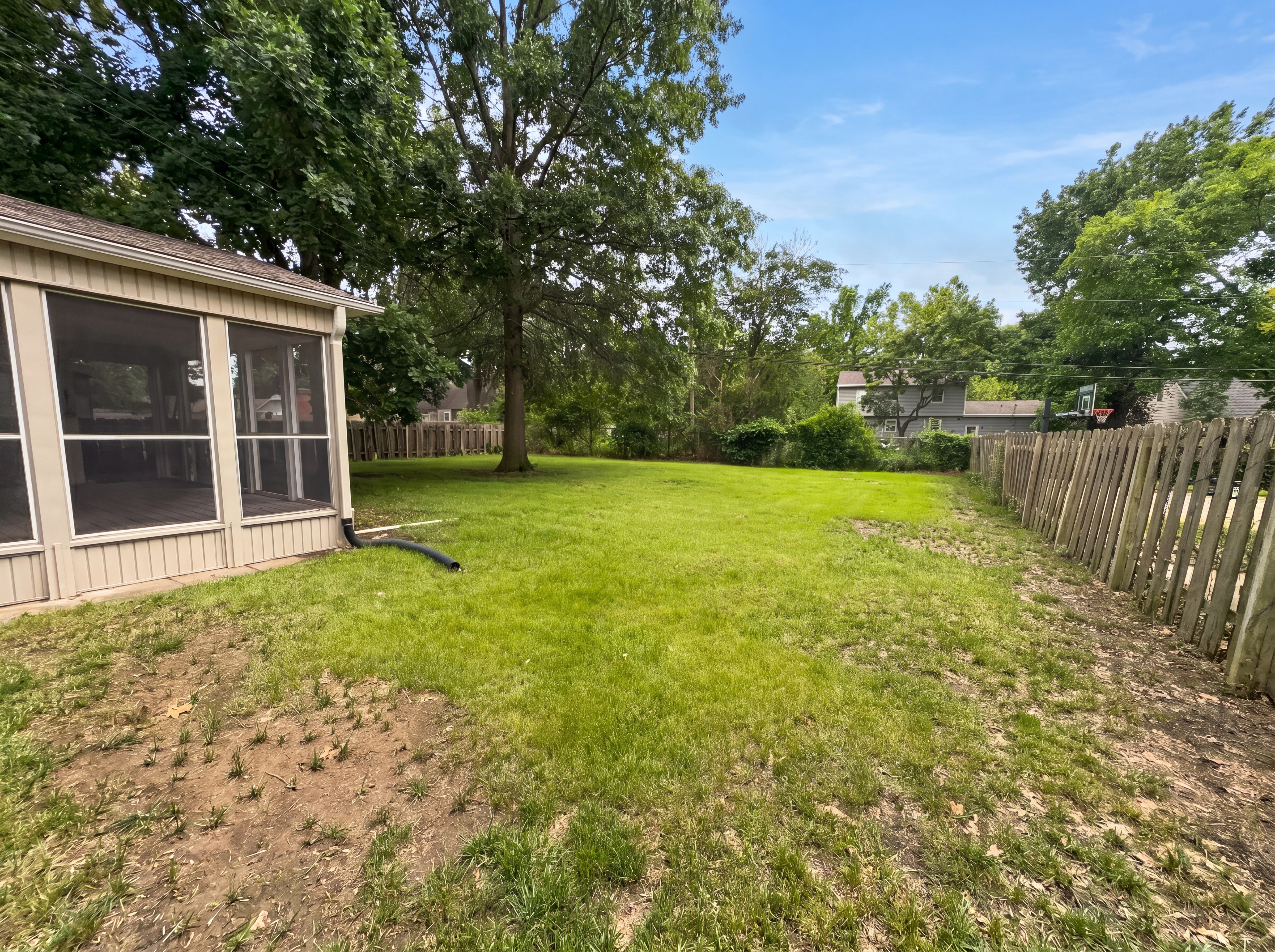 Photo 5 of 19 of 2021 SW 29th Ter, Topeka, KS