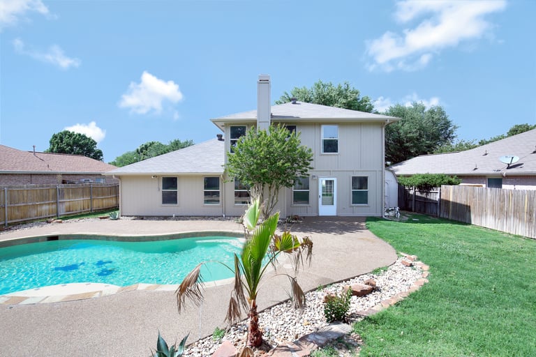 Photo 26 of 27 - 923 Silver Streak Dr, Saginaw, TX 76131
