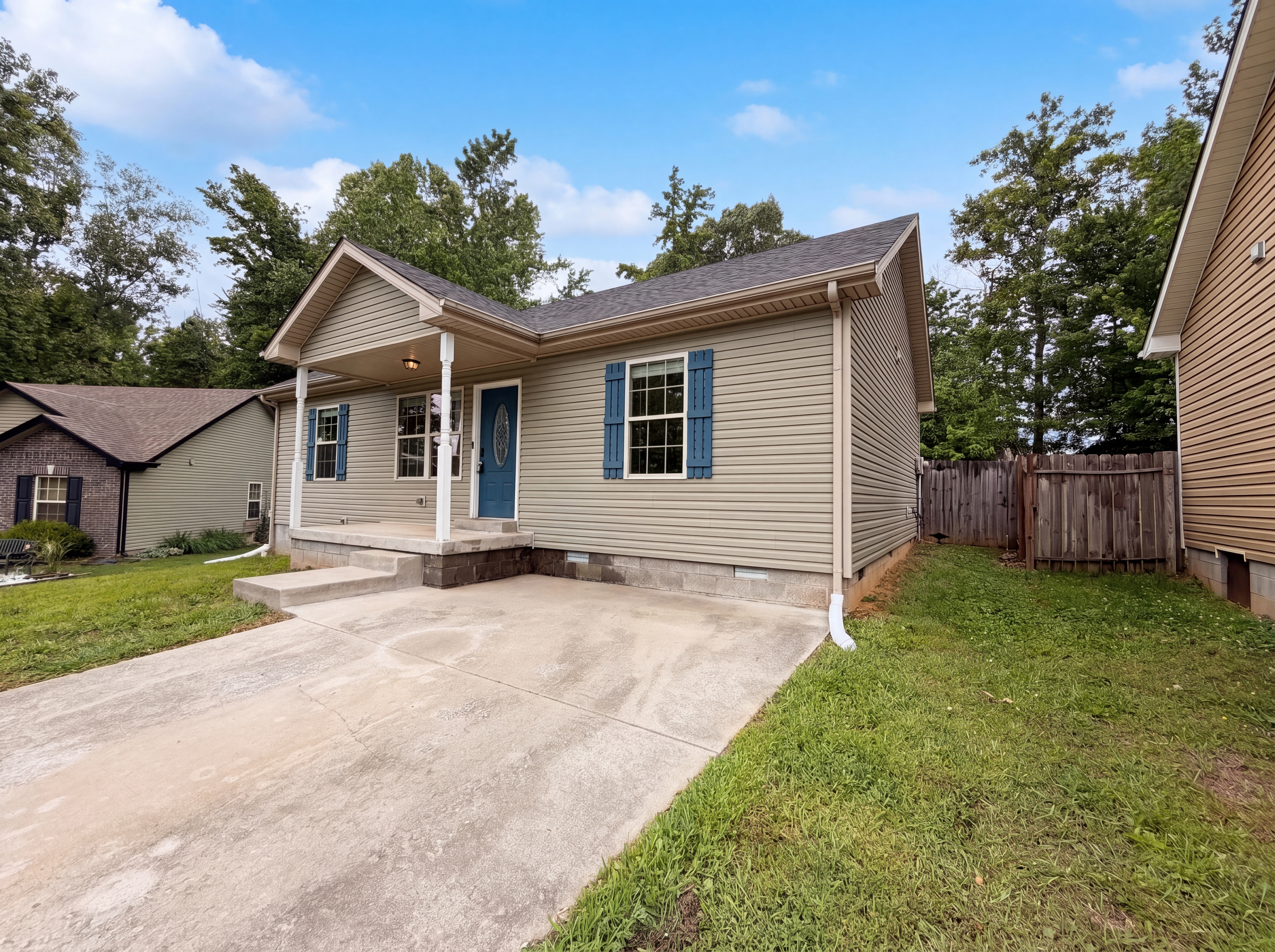 Photo 17 of 19 of 741 Inver Ln, Clarksville, TN
