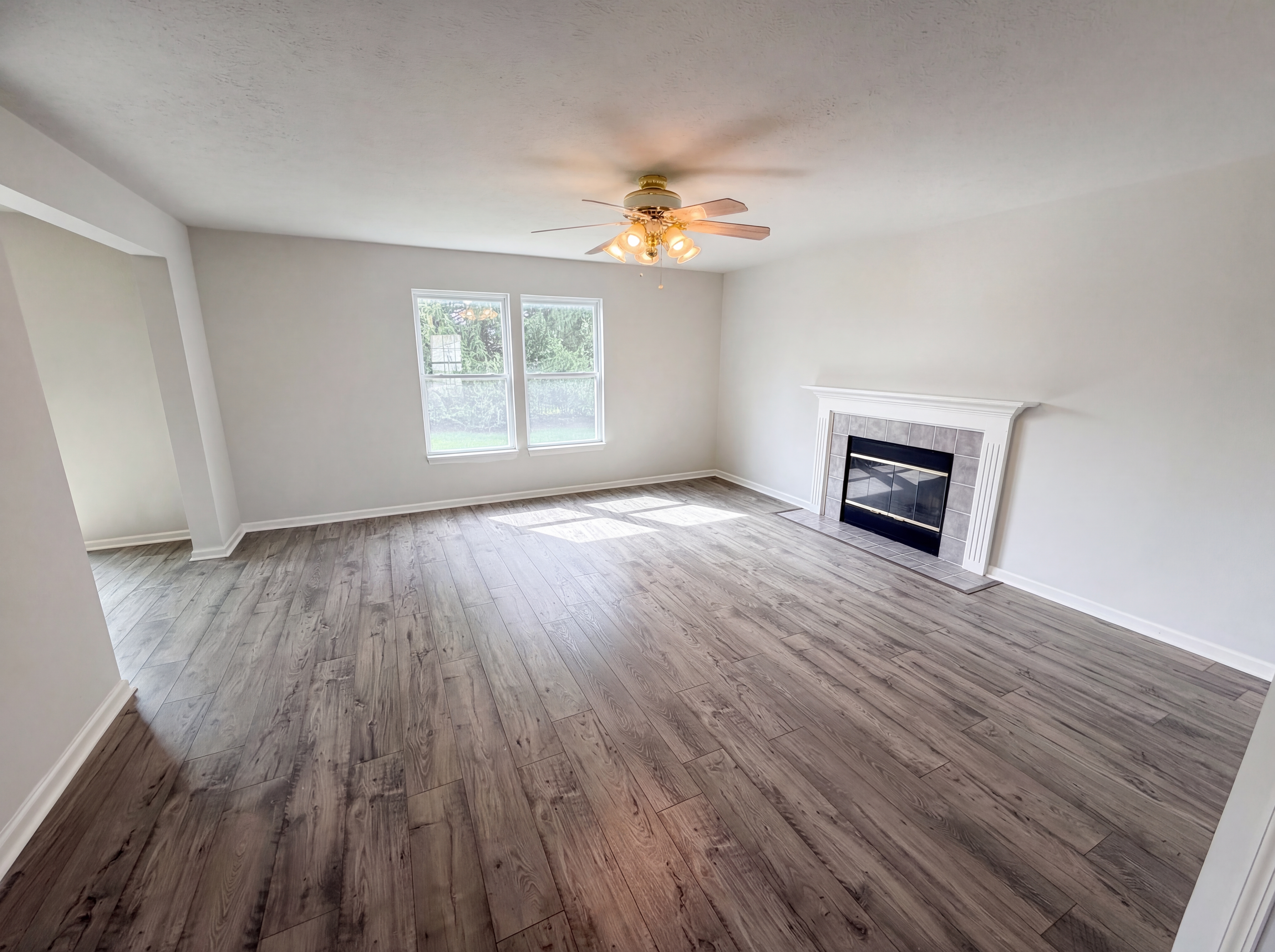 Photo 3 of 31 of 7910 Arvada Pl, Indianapolis, IN