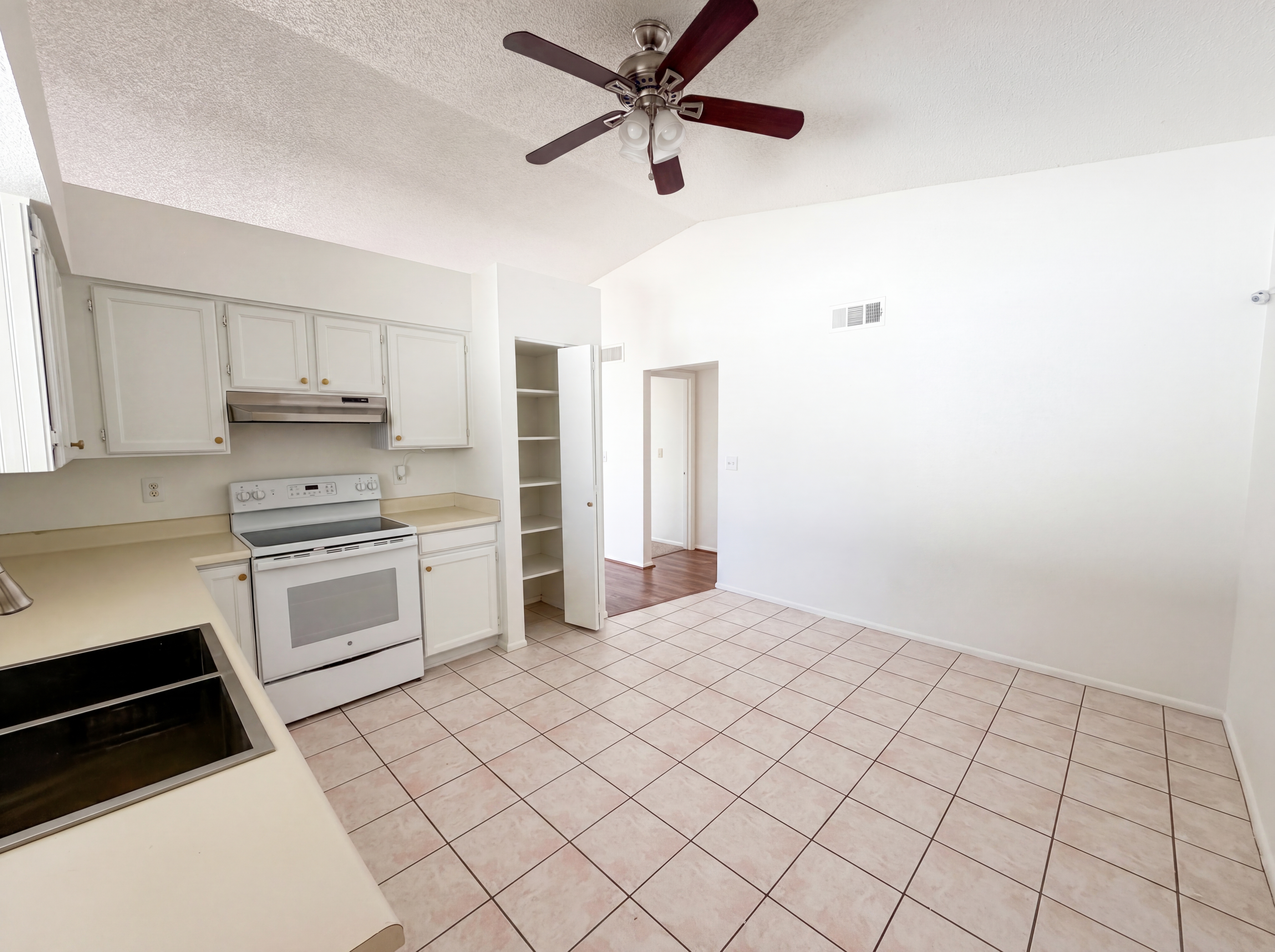Photo 15 of 17 of 5135 E Evergreen St, Mesa, AZ