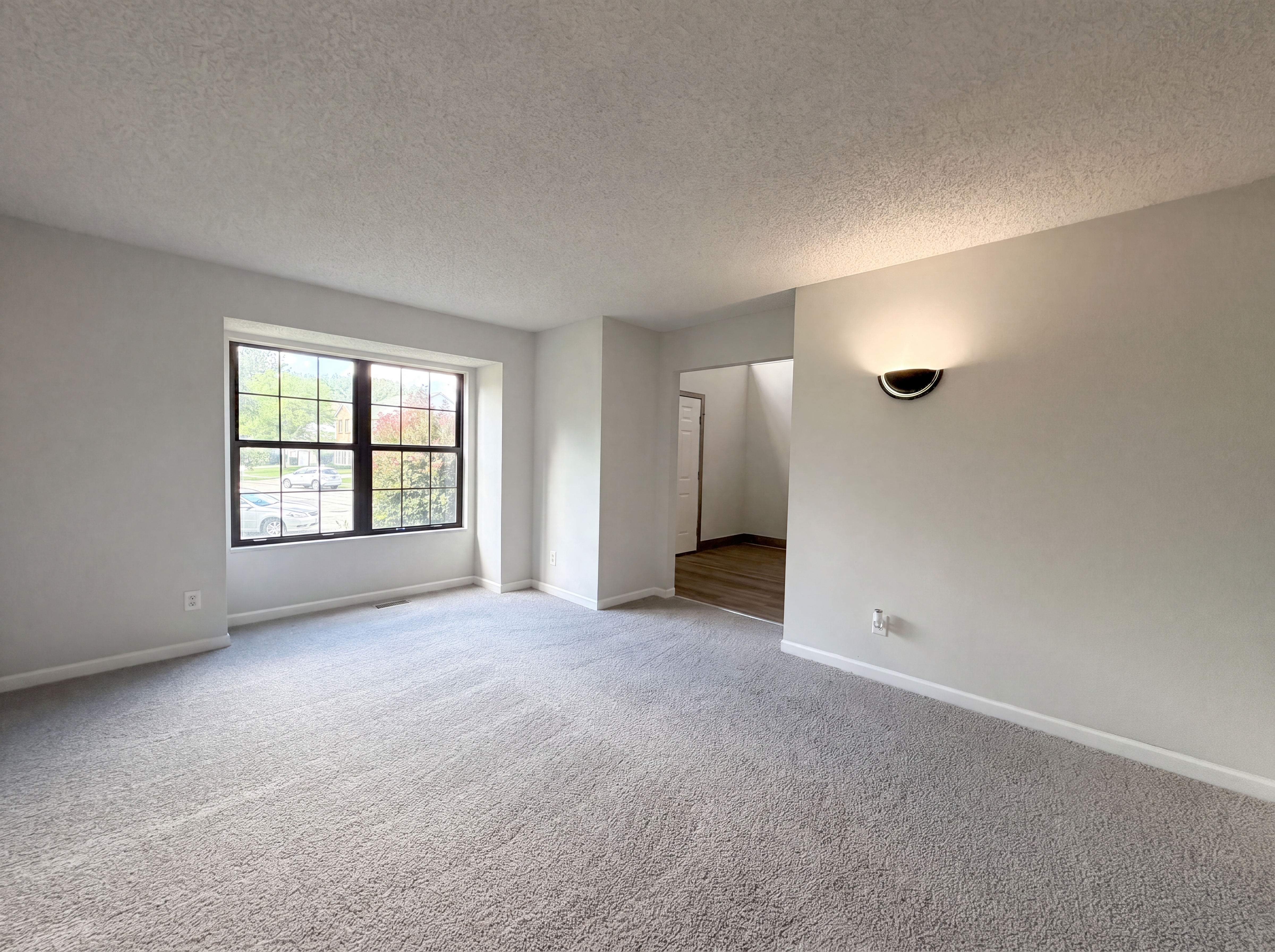 Photo 12 of 41 of 3581 Meadowgate Ct, Pickerington, OH