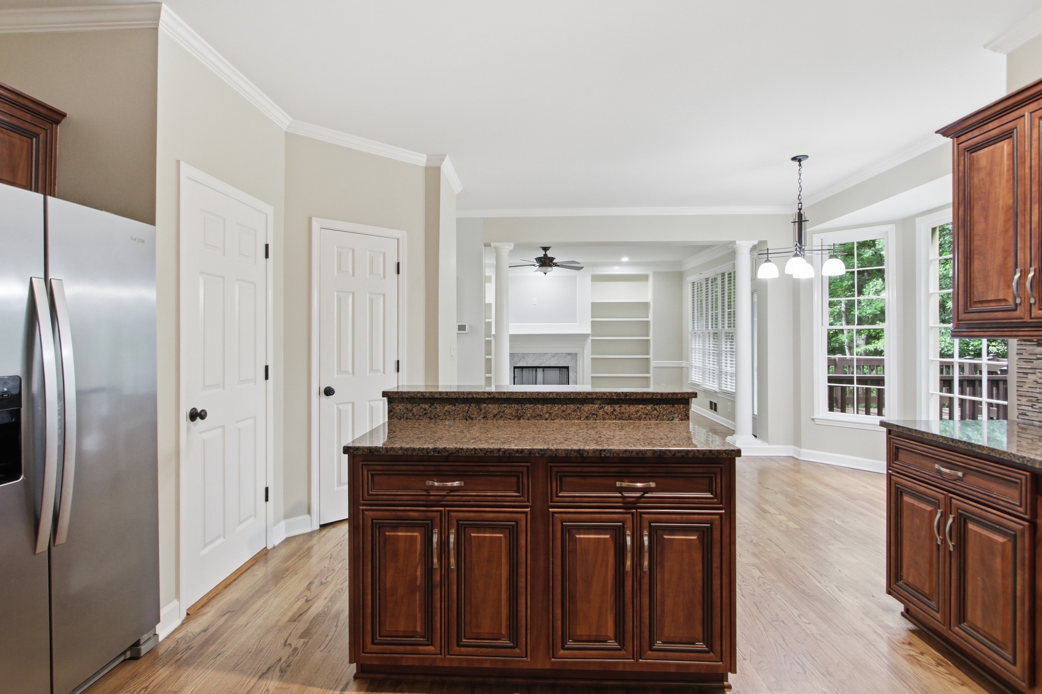 Photo 14 of 47 of 11715 Dunhill Place Dr, Johns Creek, GA