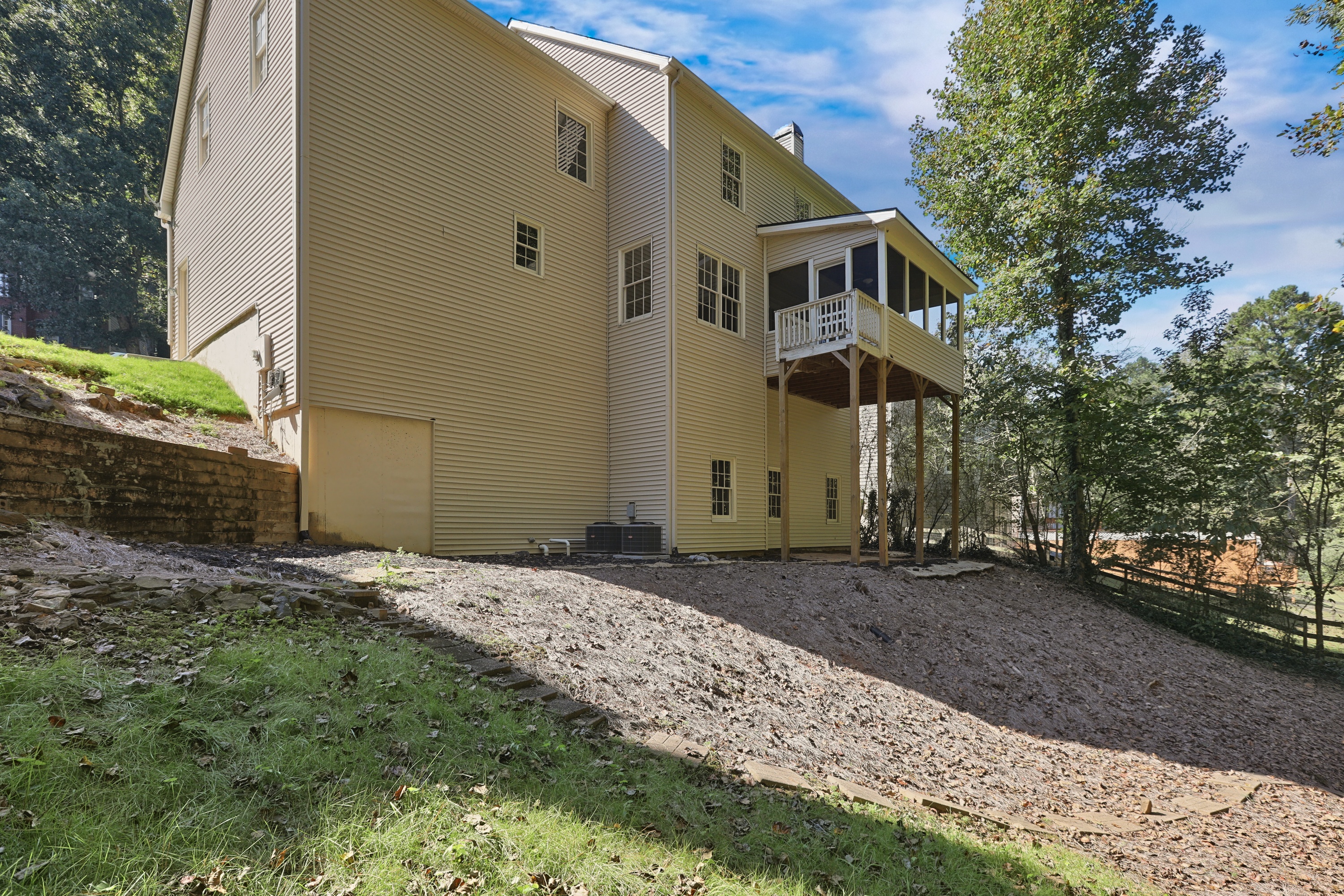 Photo 33 of 37 of 1077 Angel Ln, Powder Springs, GA