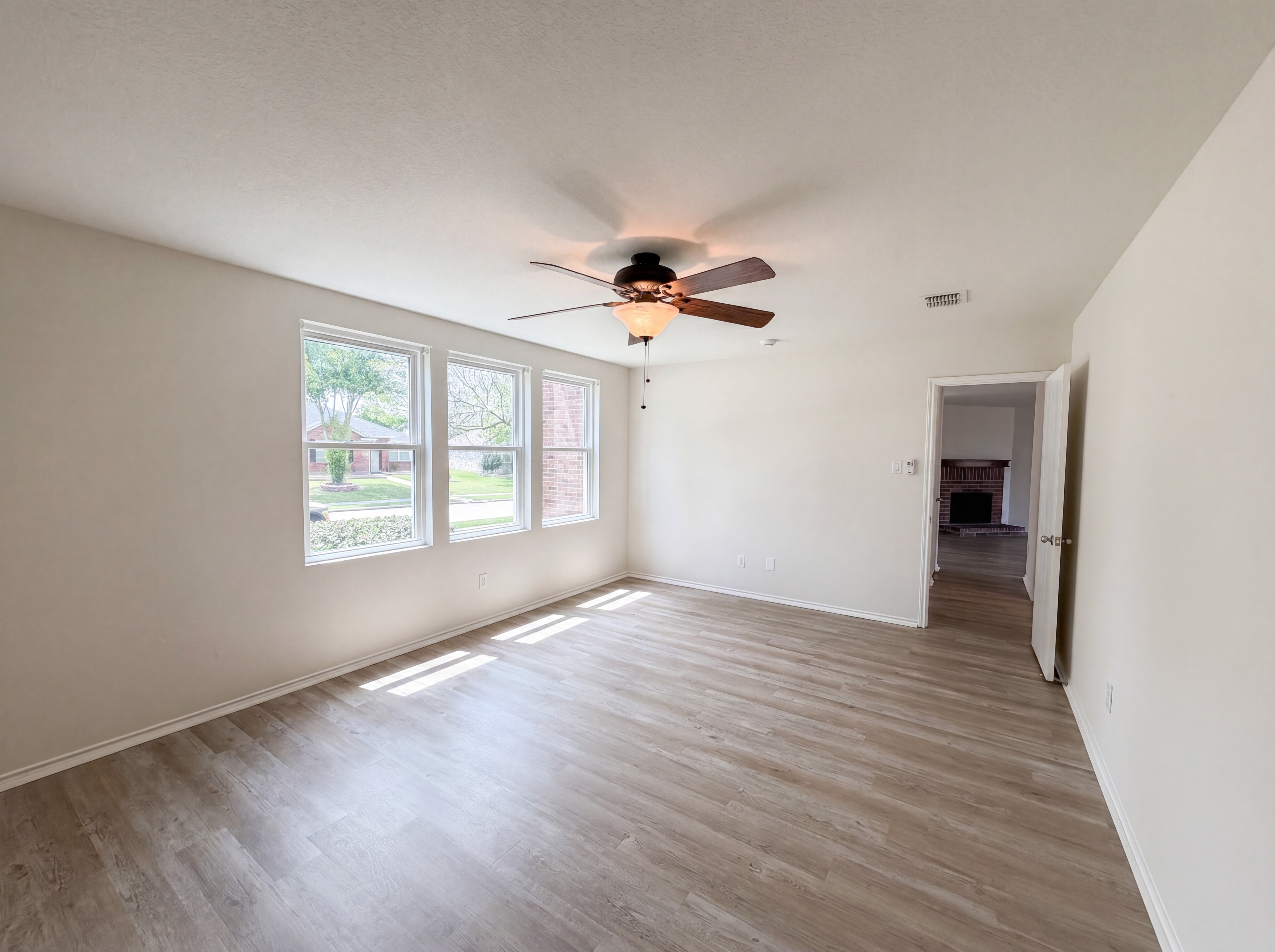 Photo 8 of 23 of 2904 Lake Vista Dr, Wylie, TX