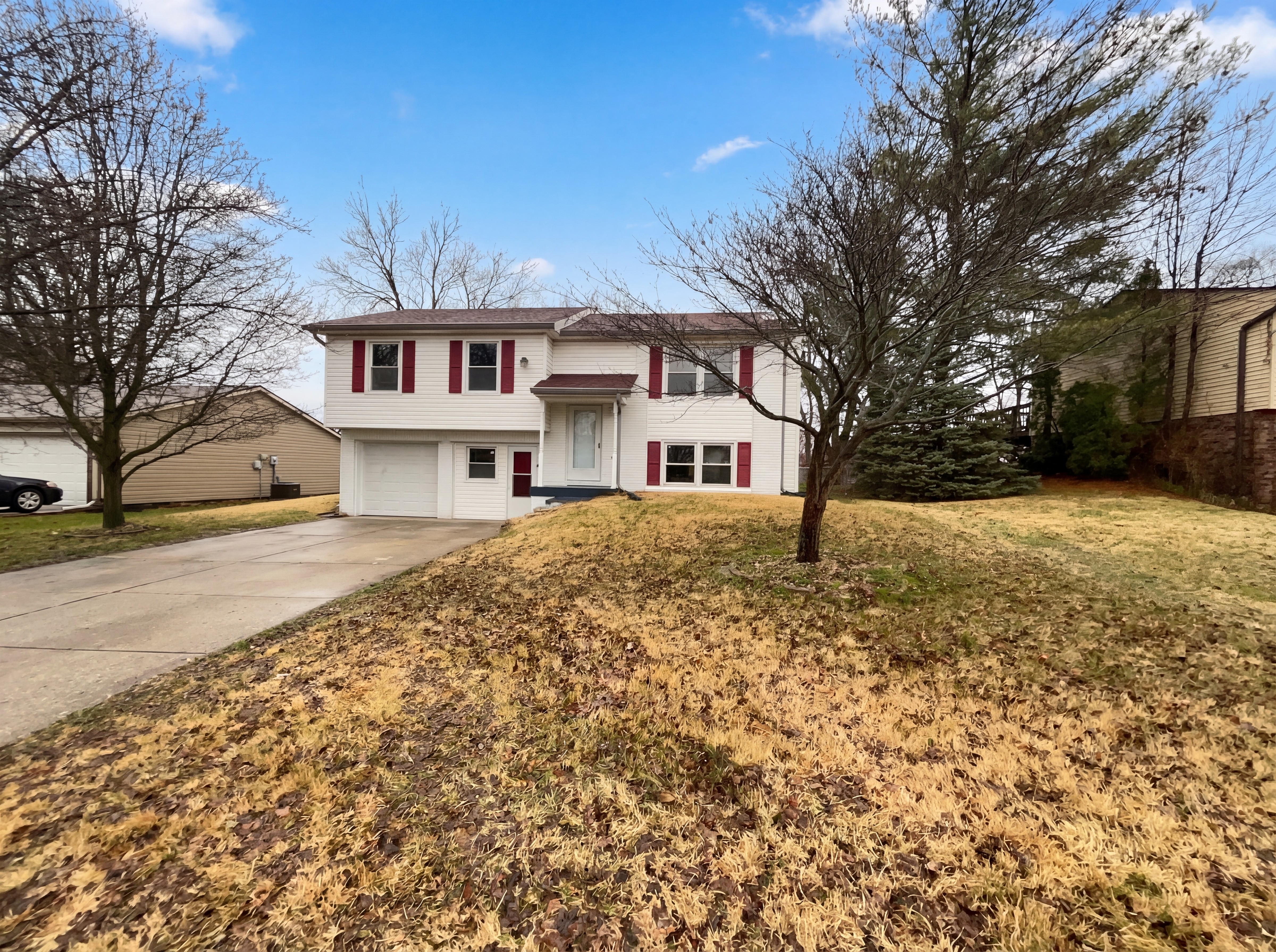 Photo 7 of 19 of 6910 Troon Way, Indianapolis, IN