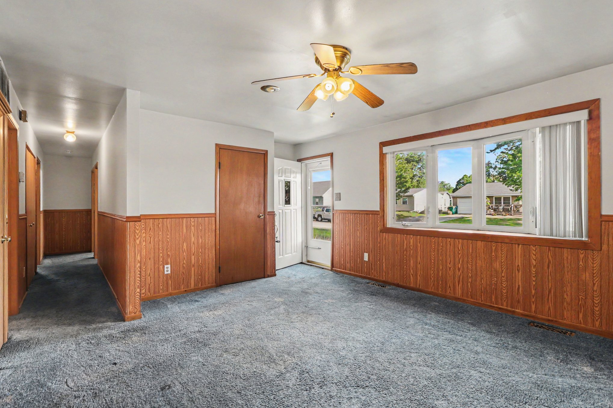 Photo 3 of 16 of 404 Sable Dr, Valparaiso, IN