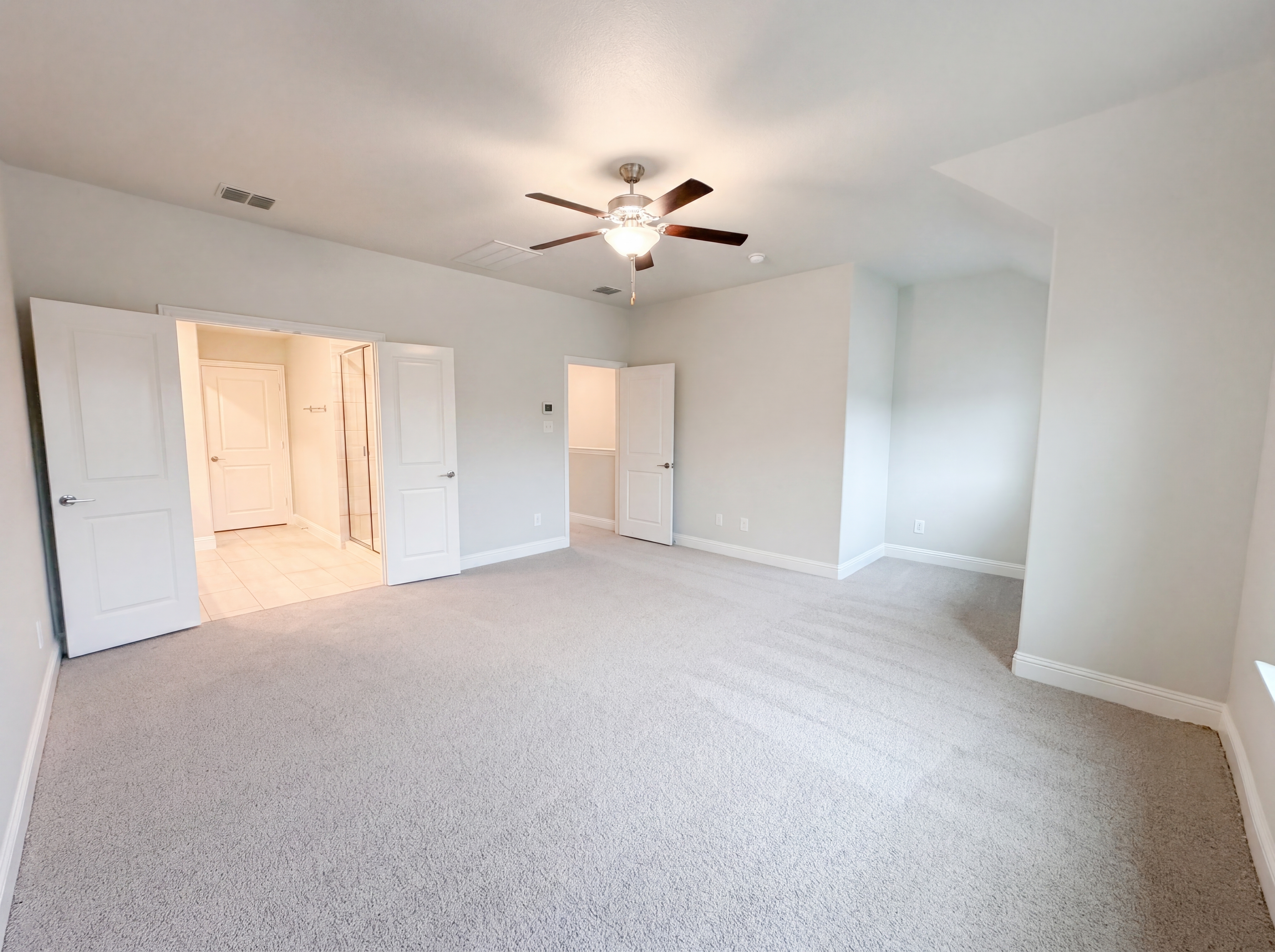 Photo 4 of 31 of 217 Cassandra Ct, Euless, TX