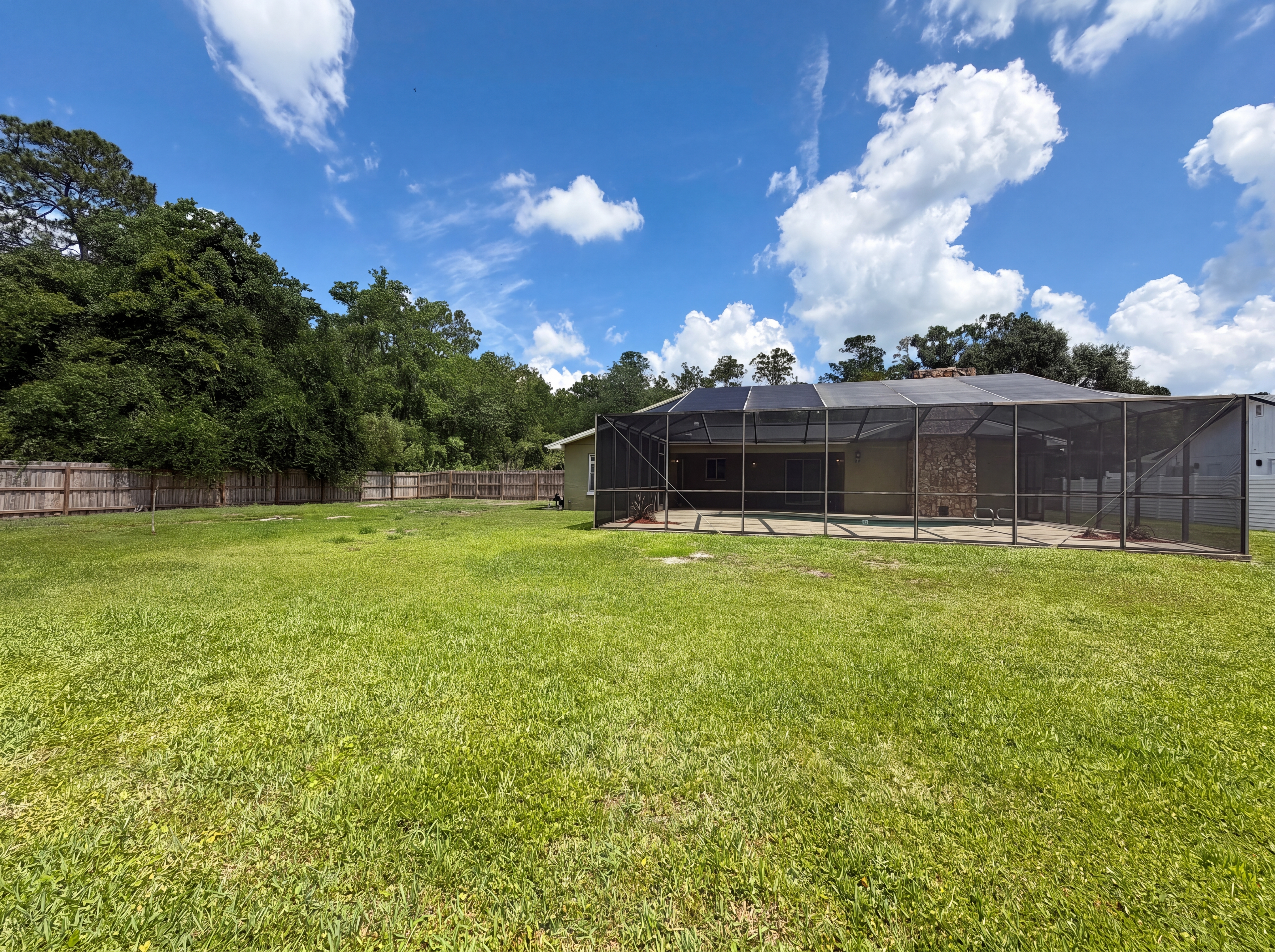 Photo 25 of 29 of 2534 Victarra Cir, Lutz, FL