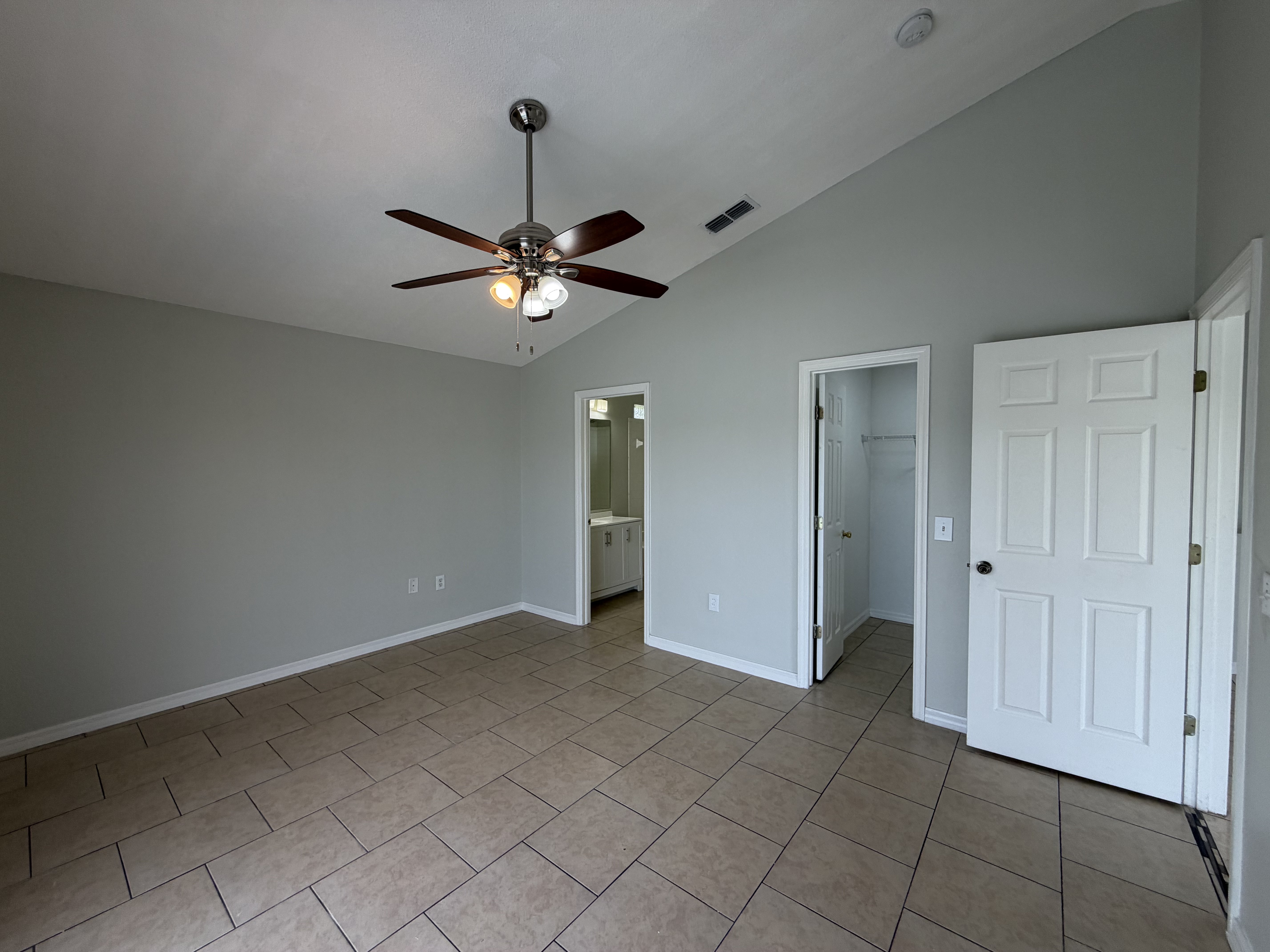 Photo 5 of 38 of 225 Southbridge Cir, Kissimmee, FL