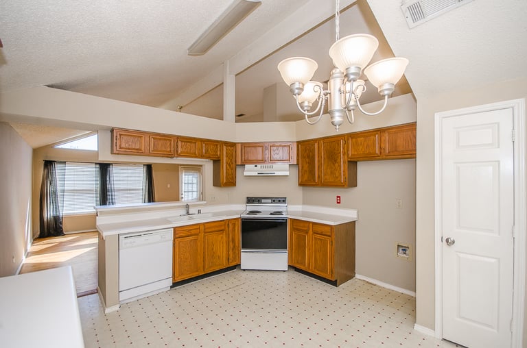 Photo 8 of 26 - 2309 Rockhill Rd, McKinney, TX 75072