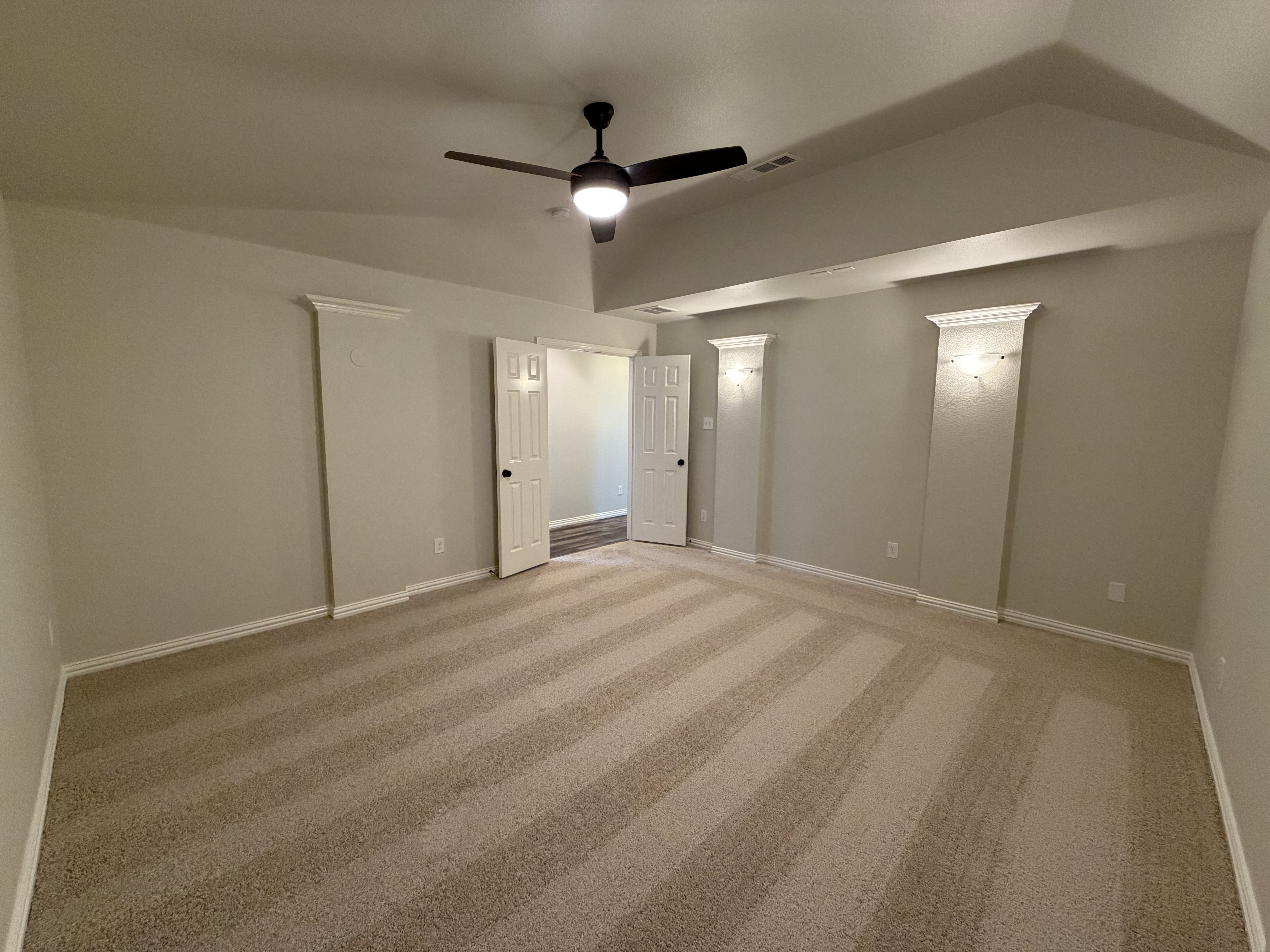 Photo 6 of 39 of 9332 Kaitlyn Ct, Lantana, TX