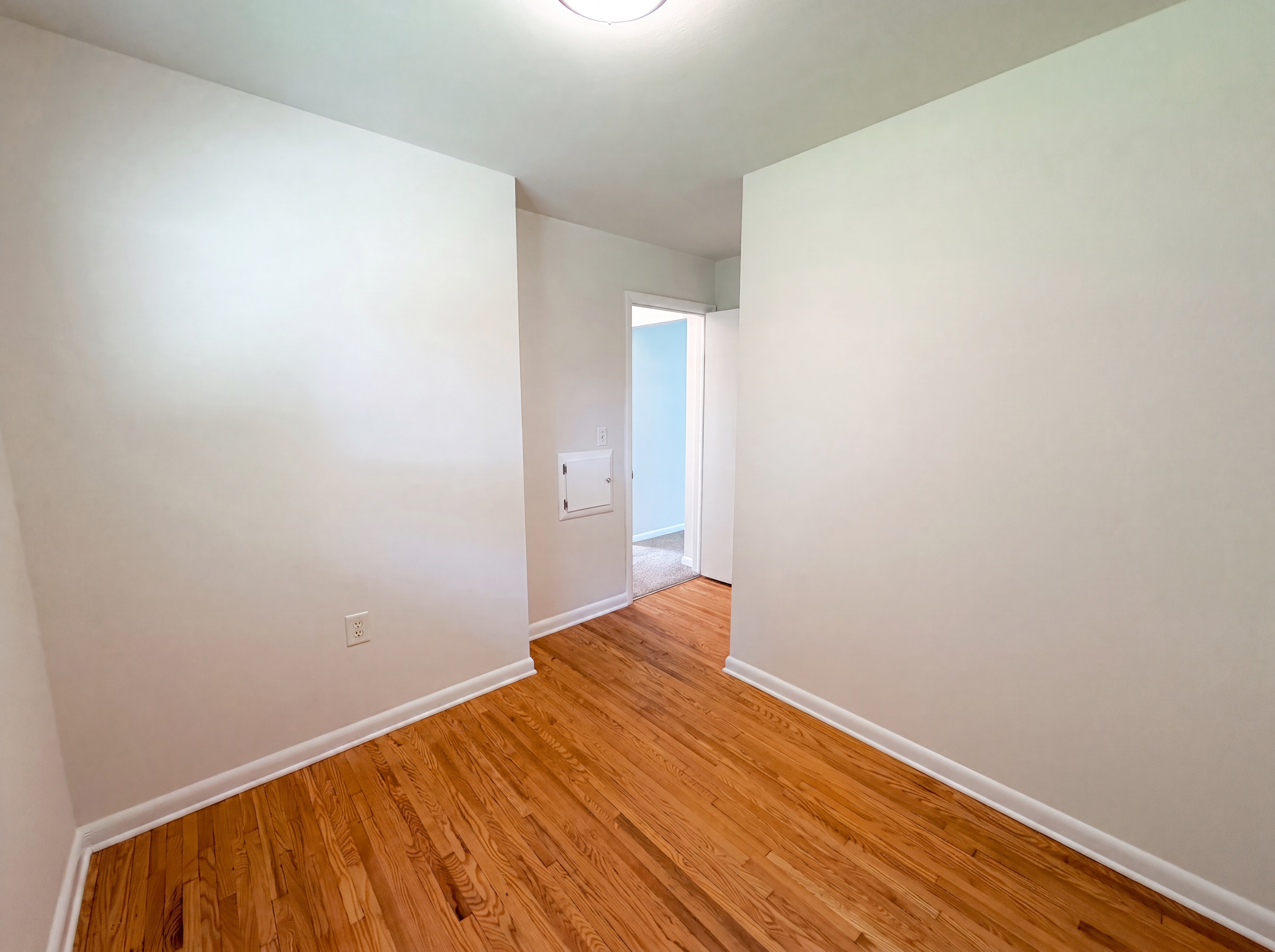 Photo 9 of 20 of 2128 Ronald Ave, White Bear Lake, MN