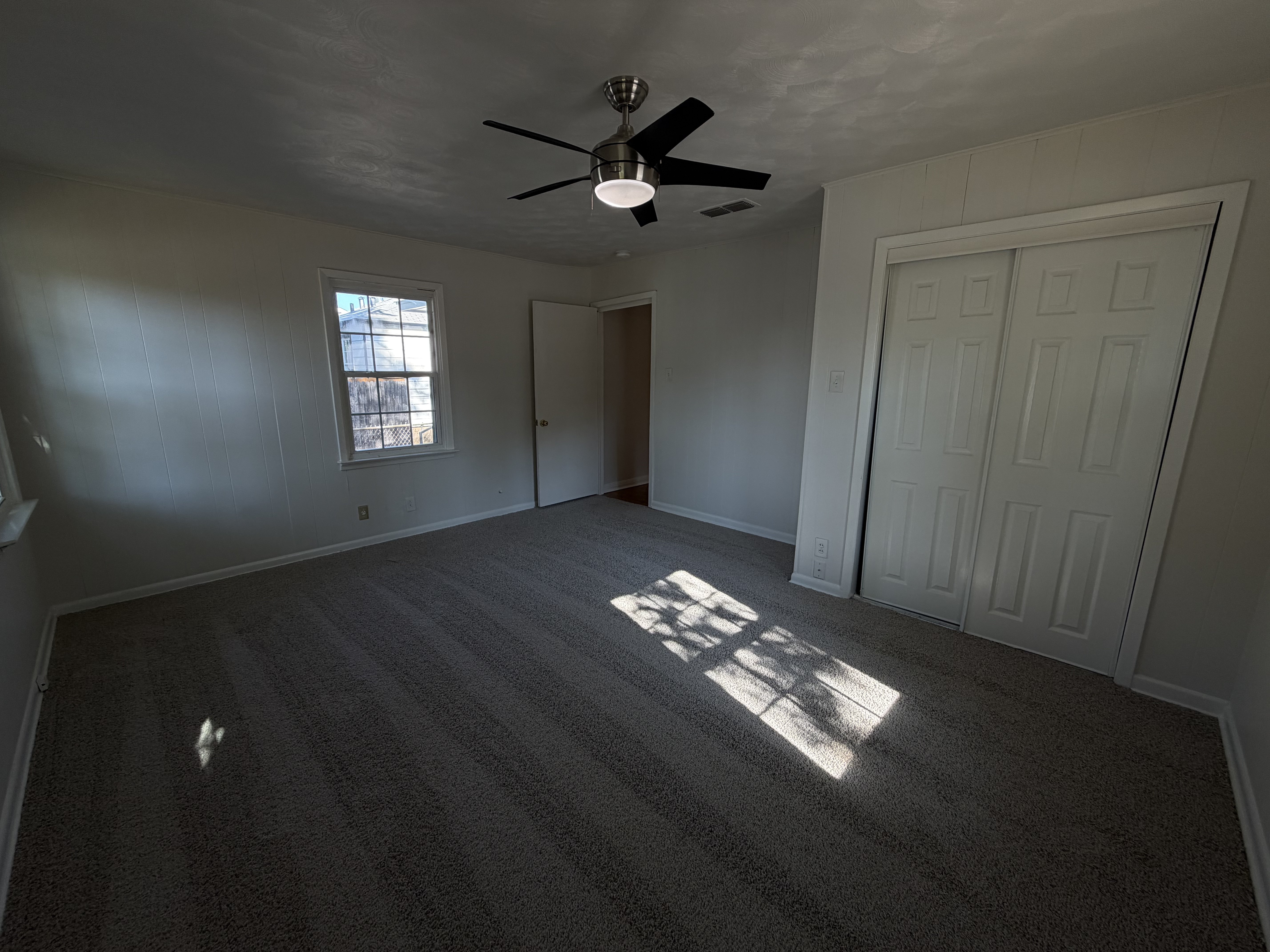 Photo 4 of 17 of 3802 Poinsettia Dr, Dallas, TX