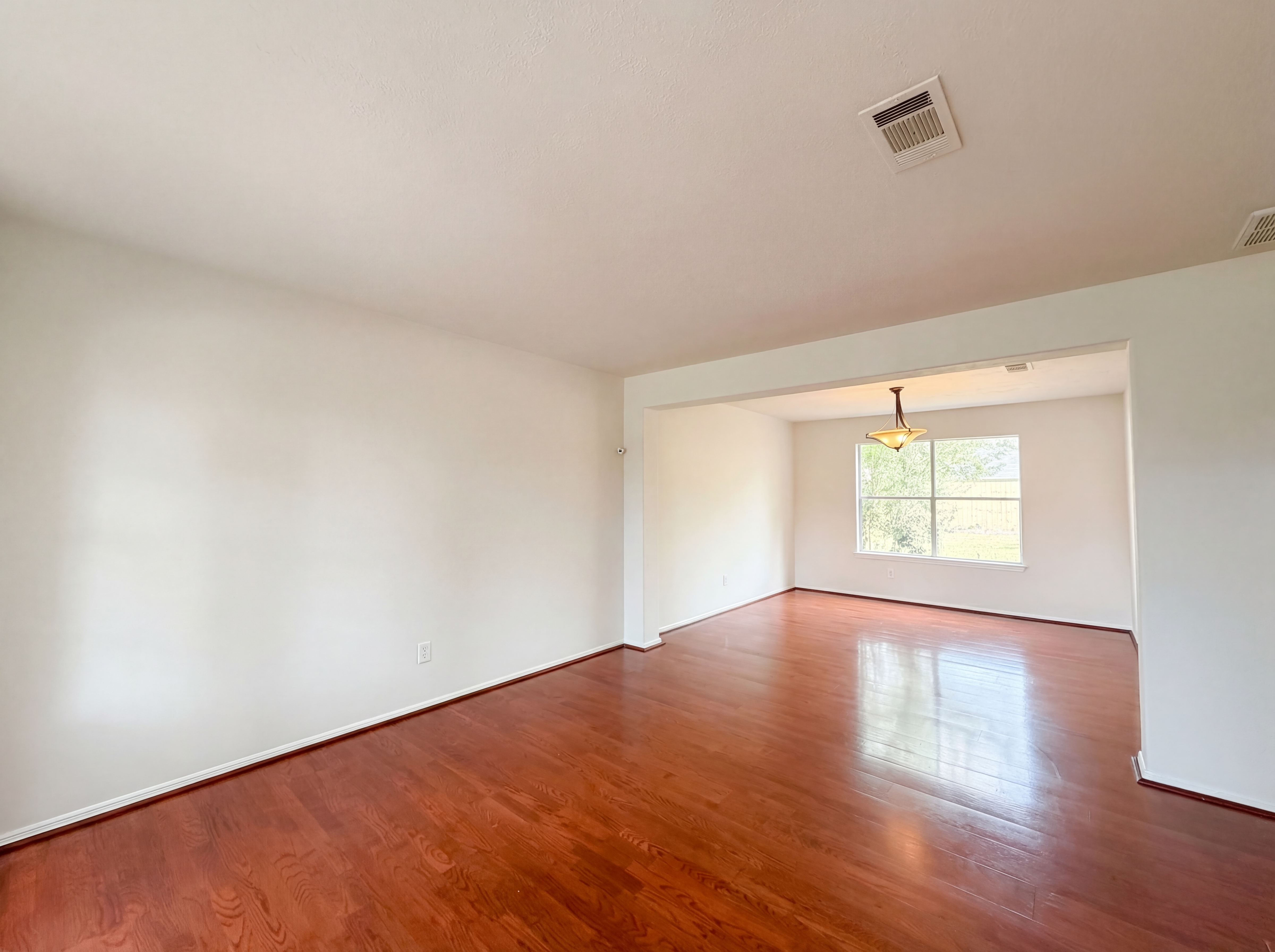 Photo 8 of 23 of 18306 Water Mill Dr, Cypress, TX